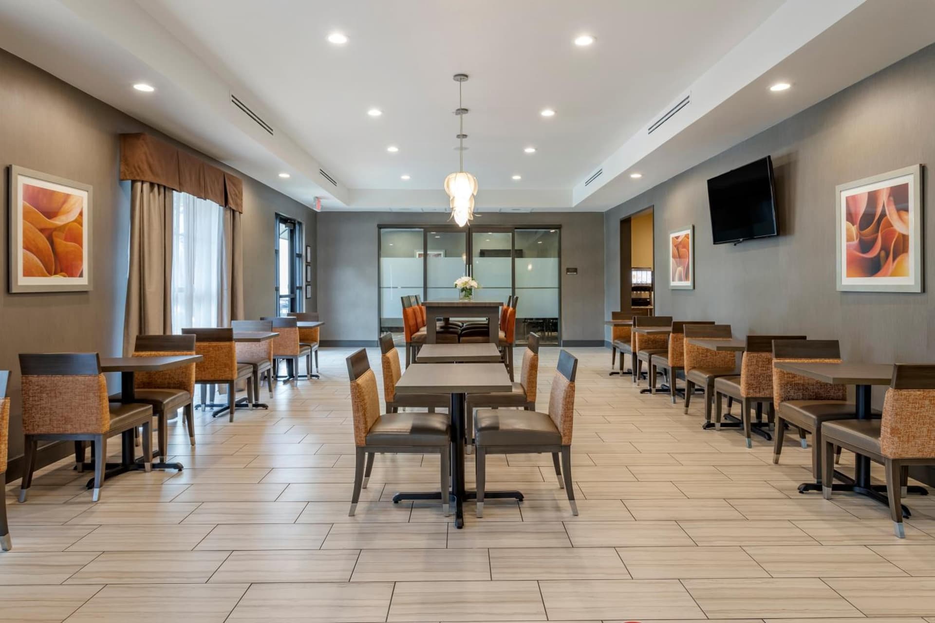 Comfort Suites Near Sam Houston Race Park gallery photo in Houston, TX — image 23