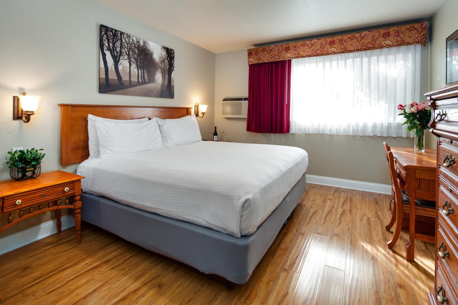 Stratford Inn gallery photo in Ashland, OR — image 52