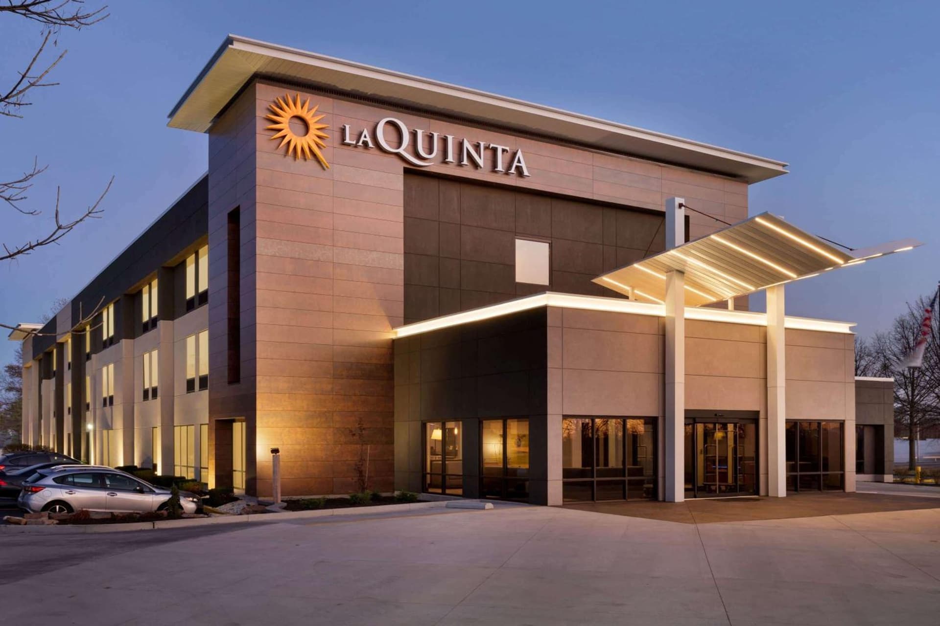 La Quinta Inn & Suites by Wyndham St Louis Route 66 gallery photo in Saint Louis, MO — image 4