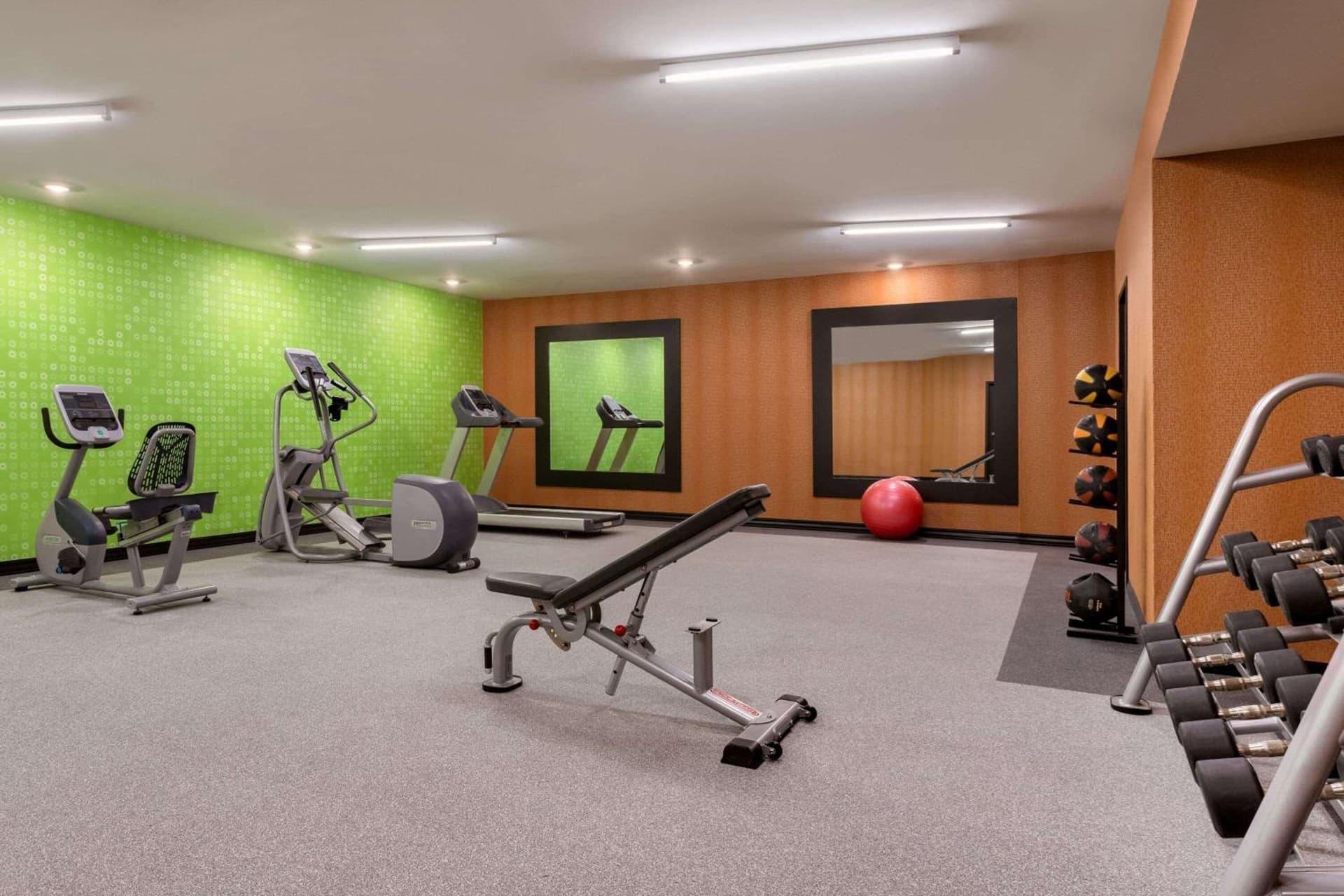 La Quinta Inn & Suites by Wyndham St Louis Route 66 gallery photo in Saint Louis, MO — image 35