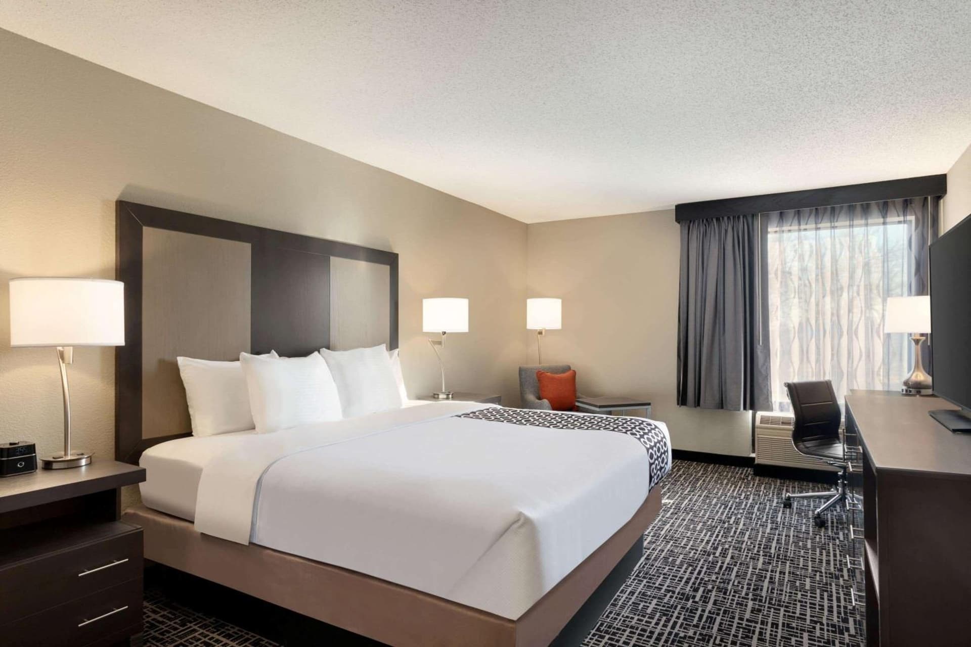 La Quinta Inn & Suites by Wyndham St Louis Route 66 gallery photo in Saint Louis, MO — image 34