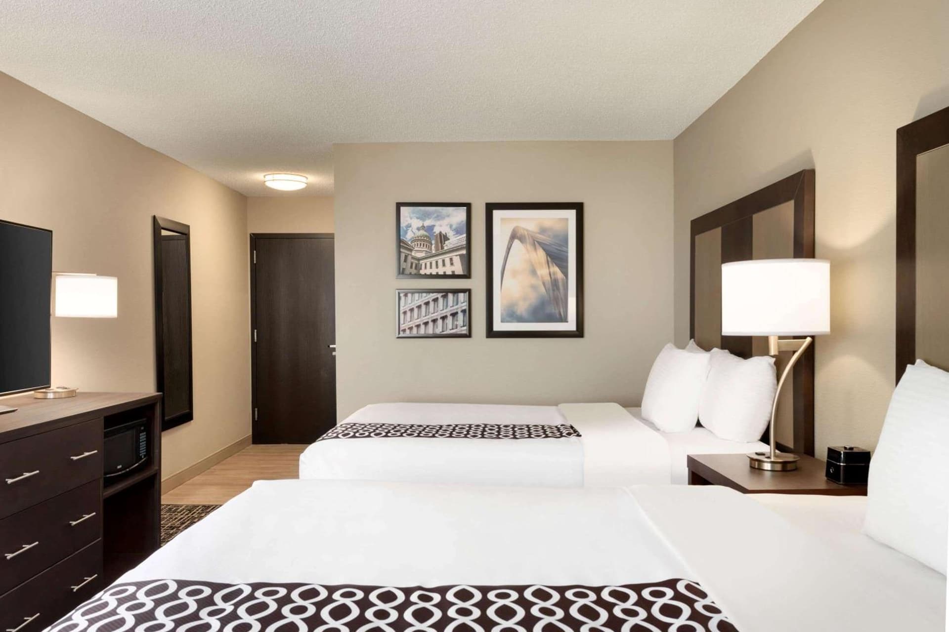 La Quinta Inn & Suites by Wyndham St Louis Route 66 gallery photo in Saint Louis, MO — image 22