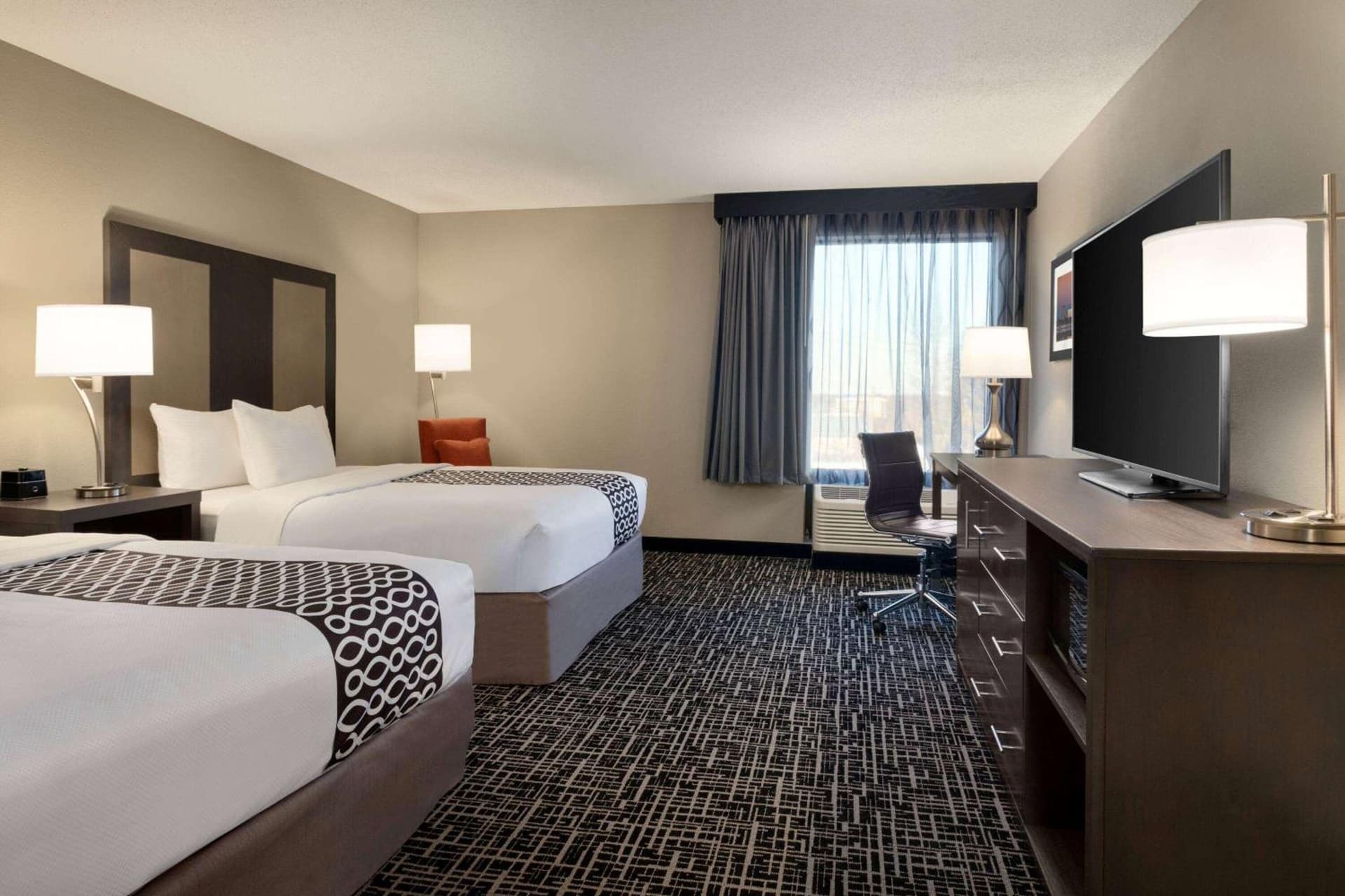 La Quinta Inn & Suites by Wyndham St Louis Route 66 gallery photo in Saint Louis, MO — image 37