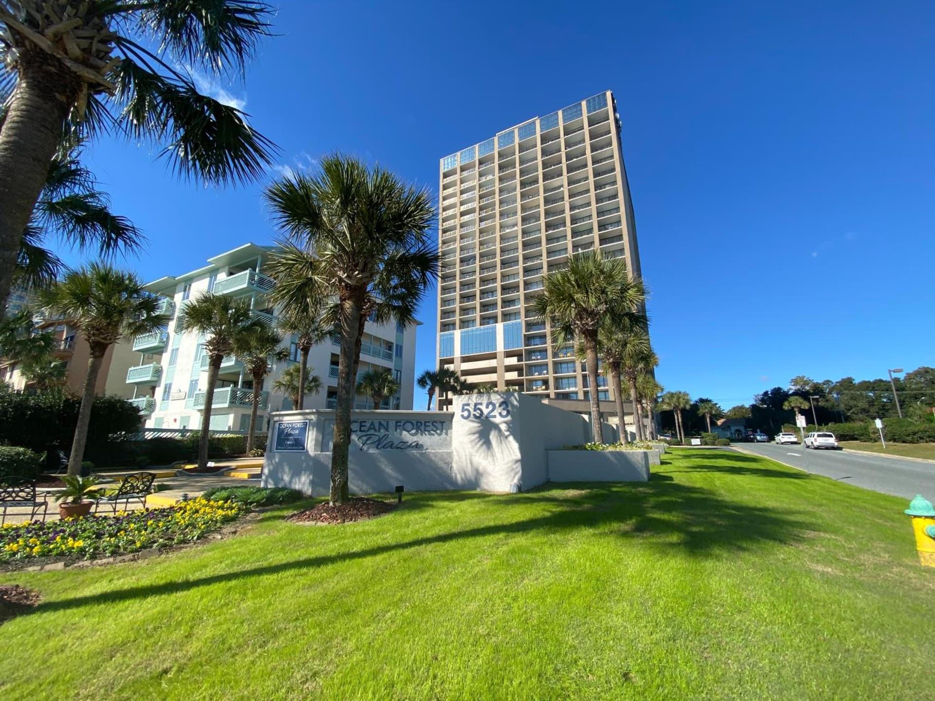 Ocean Forest Plaza by Palmetto Vacations interior in Myrtle Beach, SC — gallery photo 2