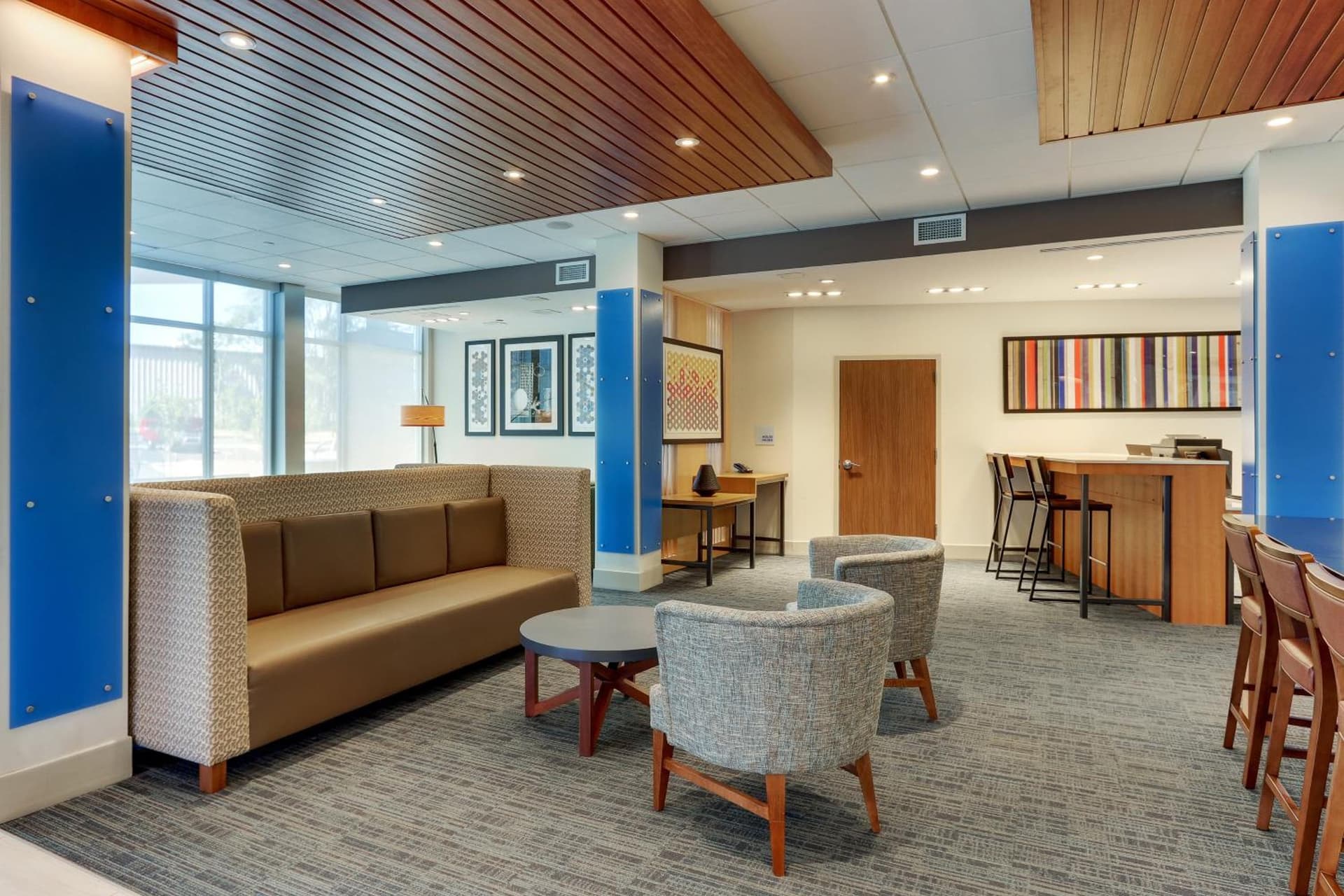 Holiday Inn Express & Suites - Roanoke – Civic Center gallery photo in Roanoke, VA — image 85