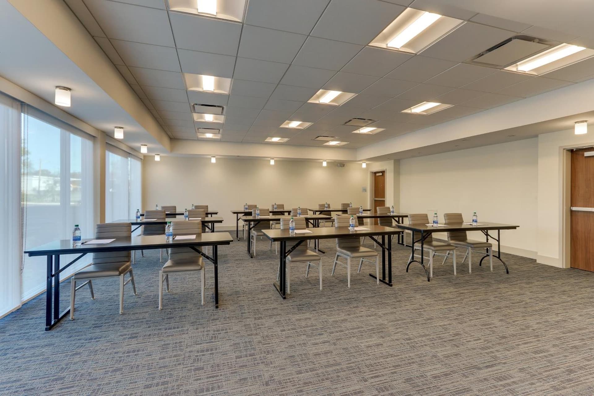 Holiday Inn Express & Suites - Roanoke – Civic Center gallery photo in Roanoke, VA — image 35
