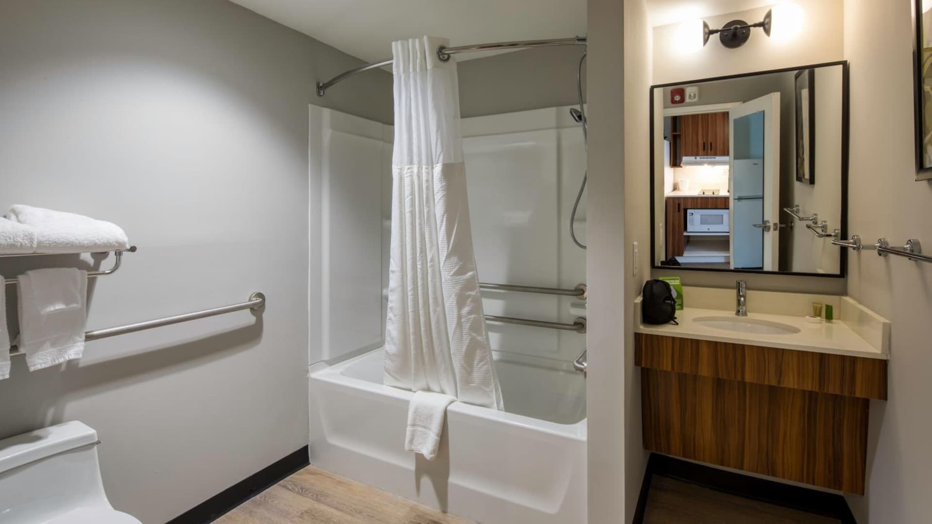 Uptown Suites Extended Stay Charlotte NC - Concord interior in Concord, NC — gallery photo 2