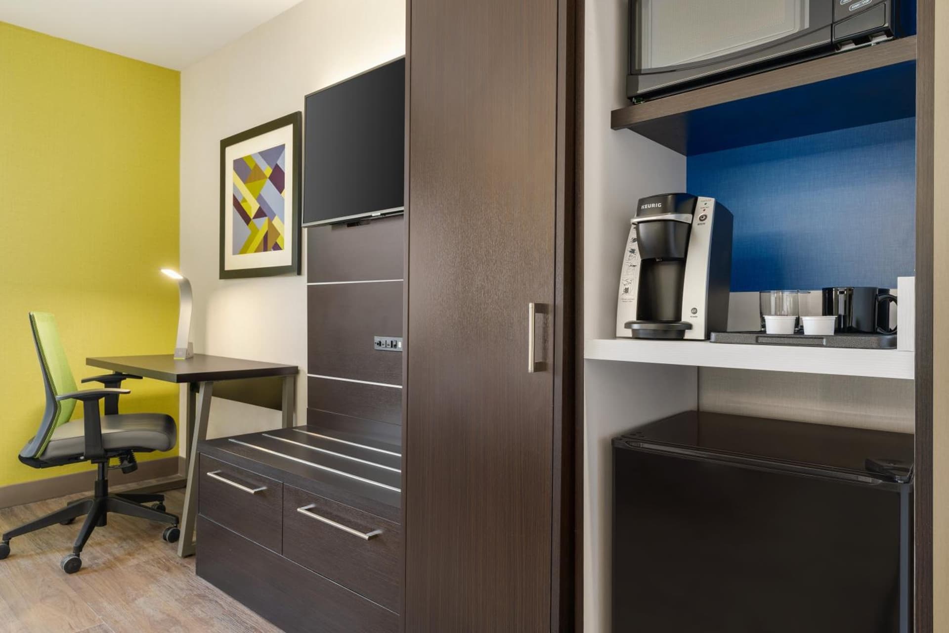 Holiday Inn Express - Jamaica - JFK AirTrain - NYC by IHG interior in Queens, NY — gallery photo 2