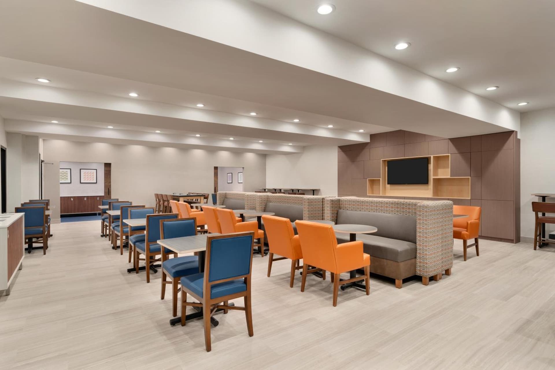 Holiday Inn Express - Jamaica - JFK AirTrain - NYC by IHG gallery photo in Queens, NY — image 11