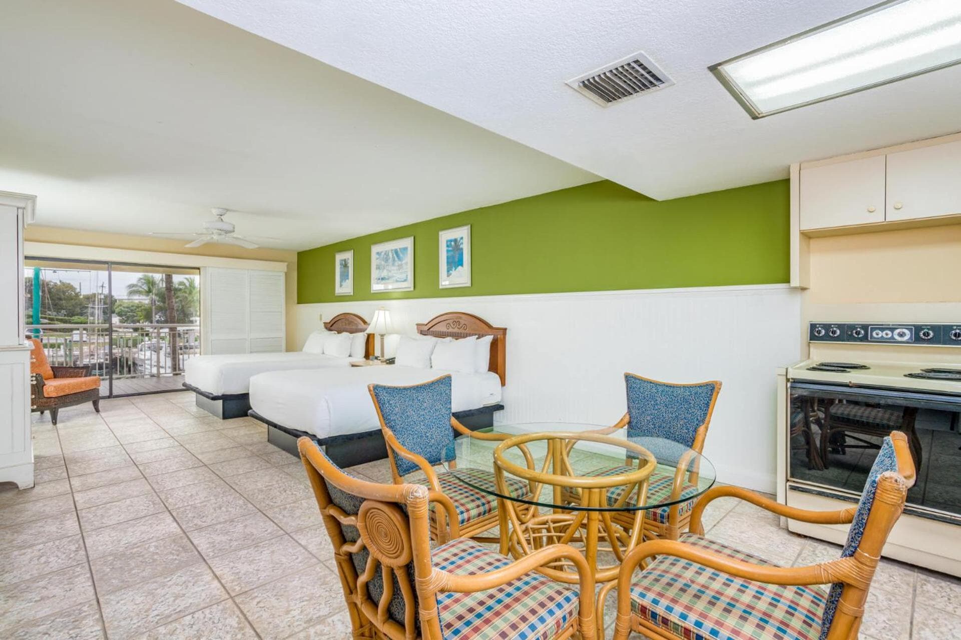 Marina Del Mar Resort and Marina interior in Key Largo, FL — gallery photo 2
