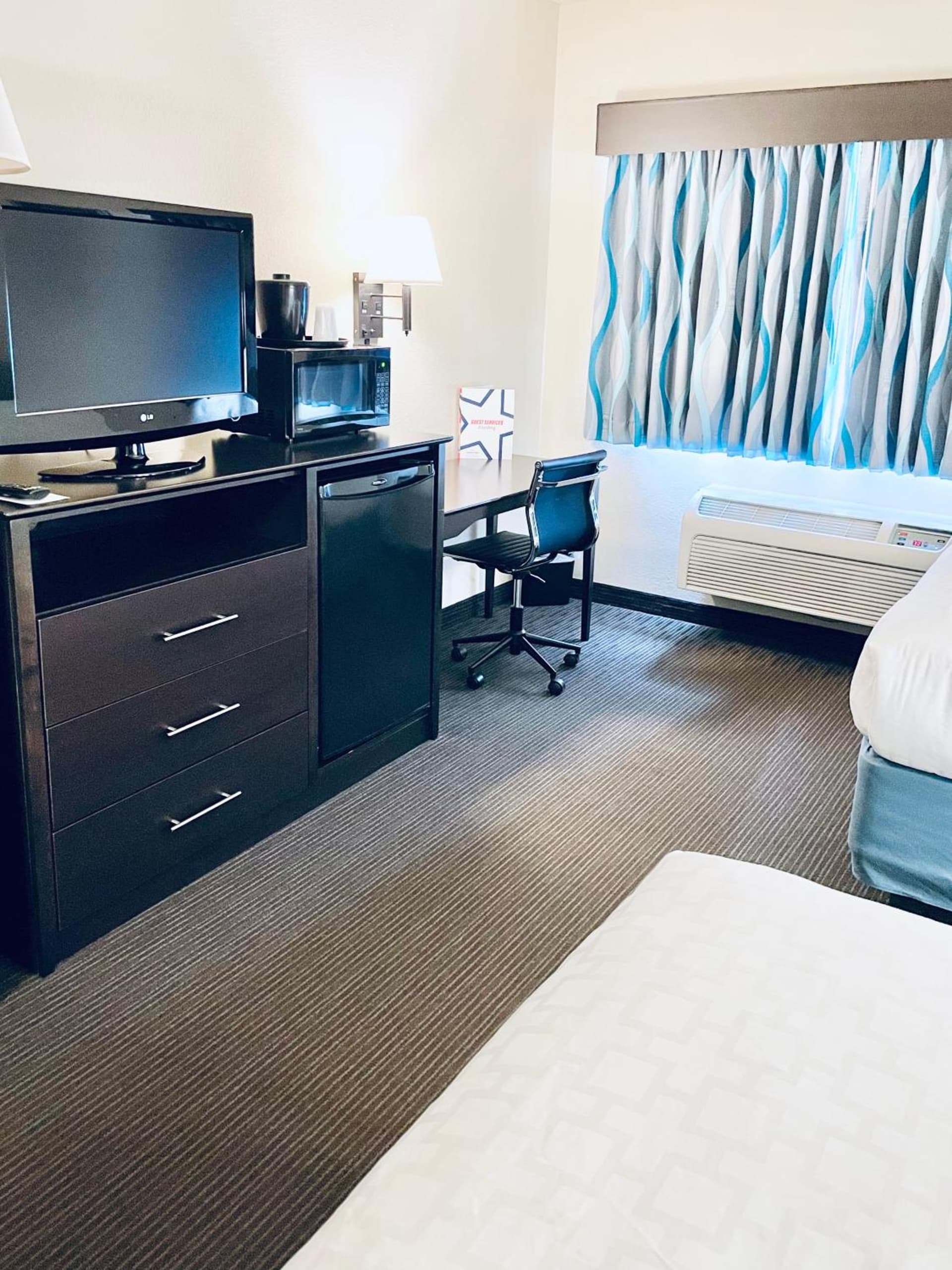 AmericInn by Wyndham Green Bay East gallery photo in Green Bay, WI — image 12