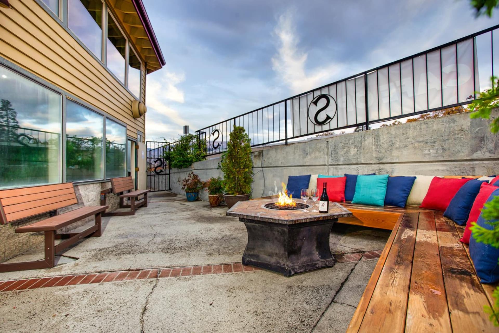 Stratford Inn gallery photo in Ashland, OR — image 50
