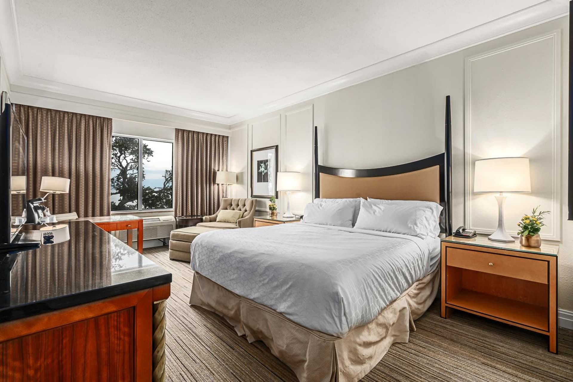 The Inn at Long Beach interior in Long Beach, MS — gallery photo 2