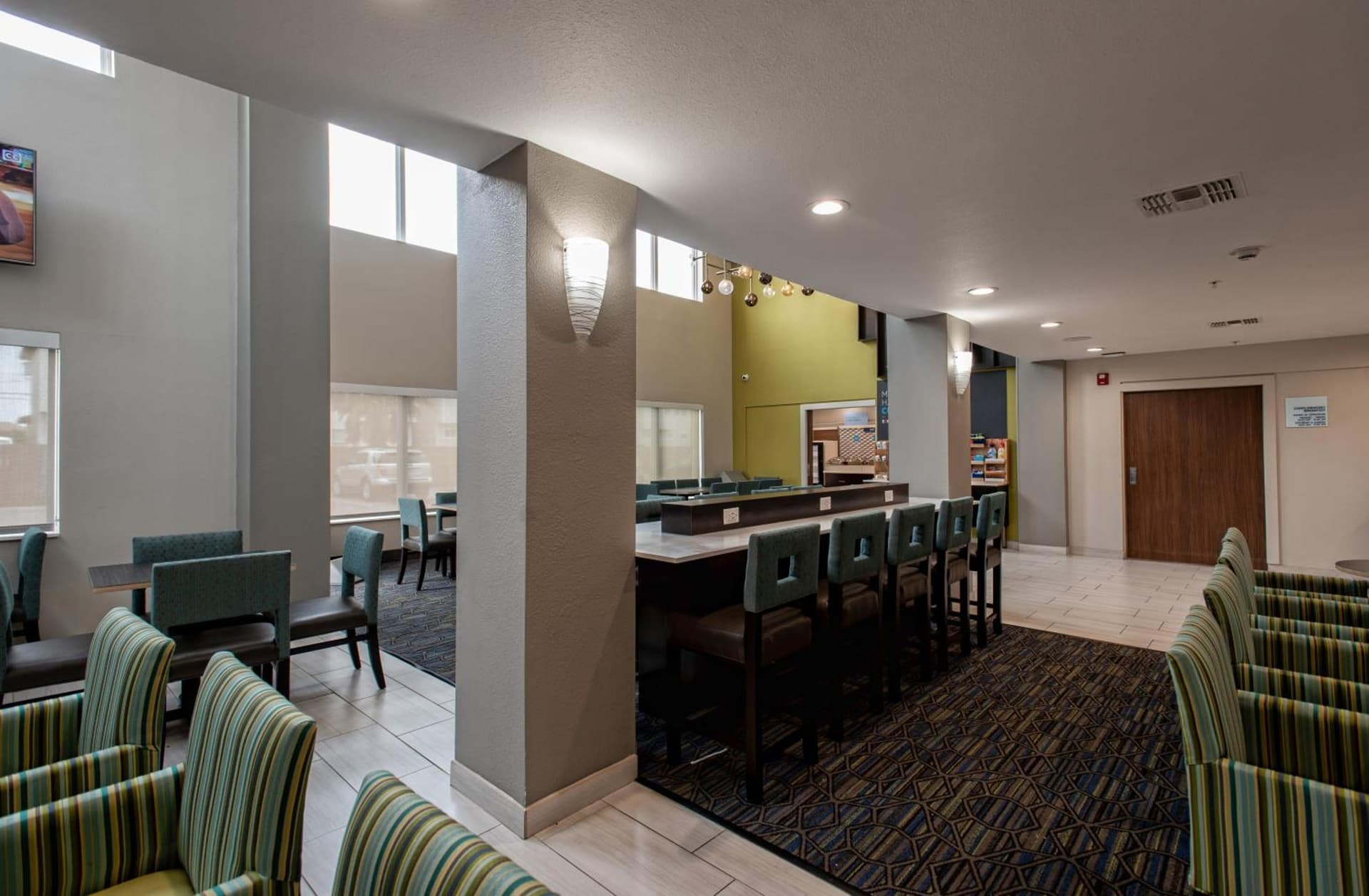 Holiday Inn Express Hotel and Suites Port Aransas/Beach Area by IHG gallery photo in Port Aransas, TX — image 27