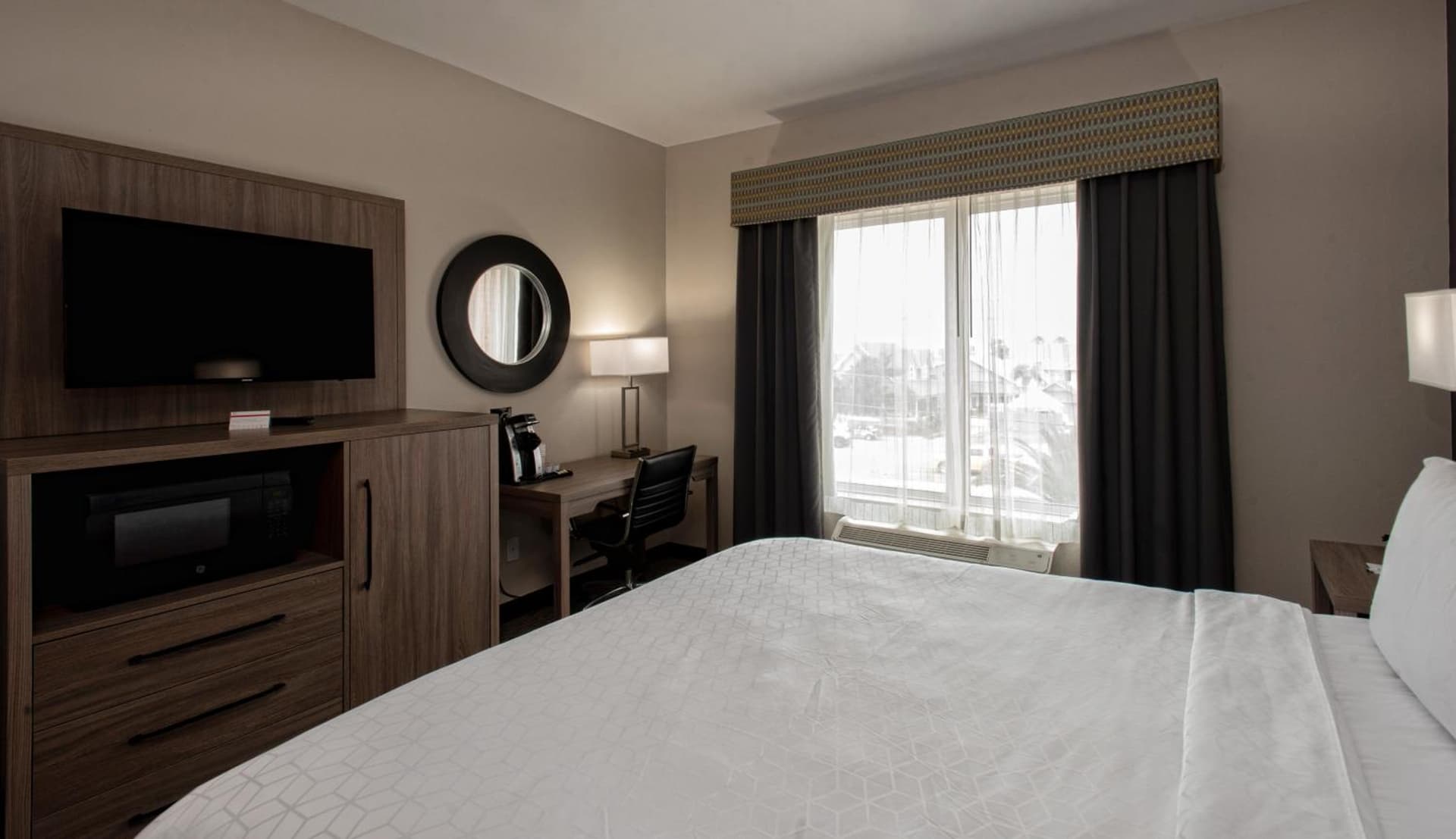 Holiday Inn Express Hotel and Suites Port Aransas/Beach Area by IHG gallery photo in Port Aransas, TX — image 8