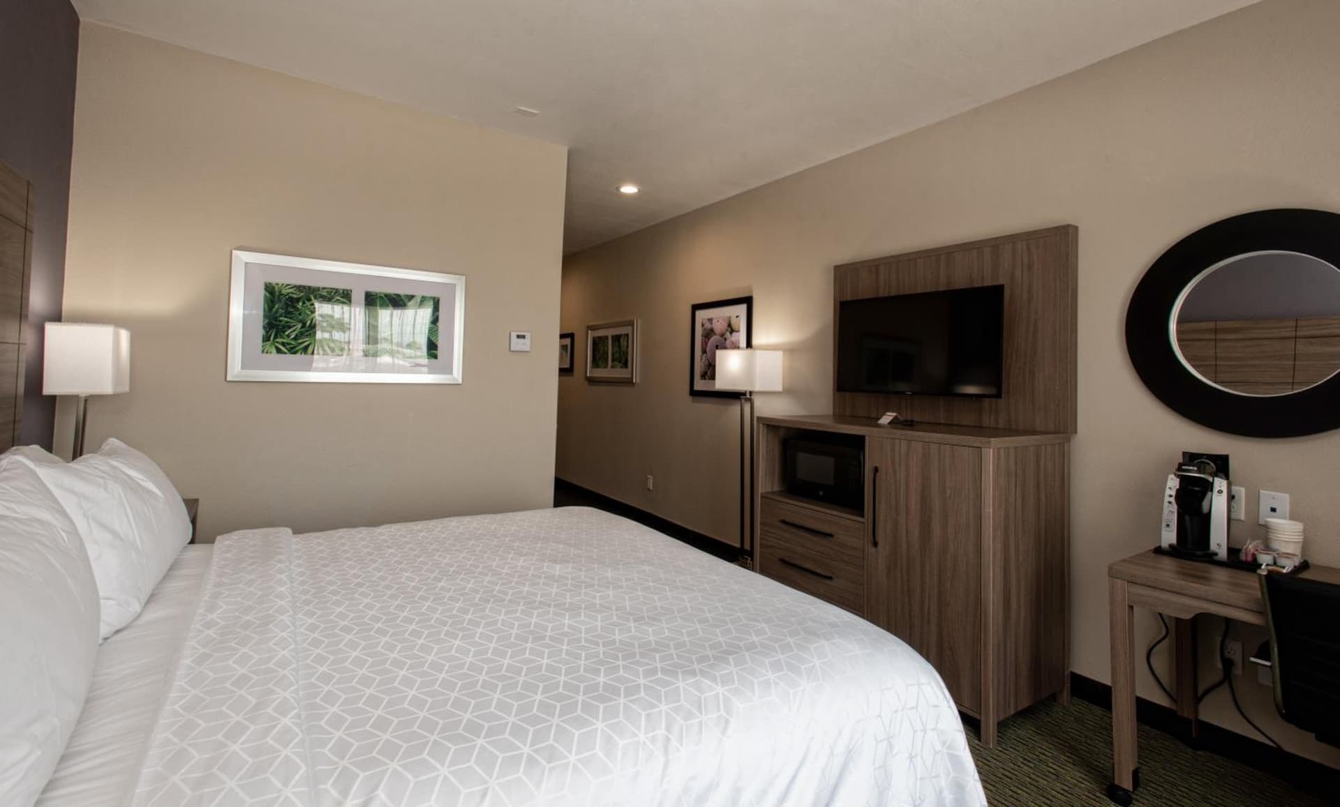 Holiday Inn Express Hotel and Suites Port Aransas/Beach Area by IHG gallery photo in Port Aransas, TX — image 19