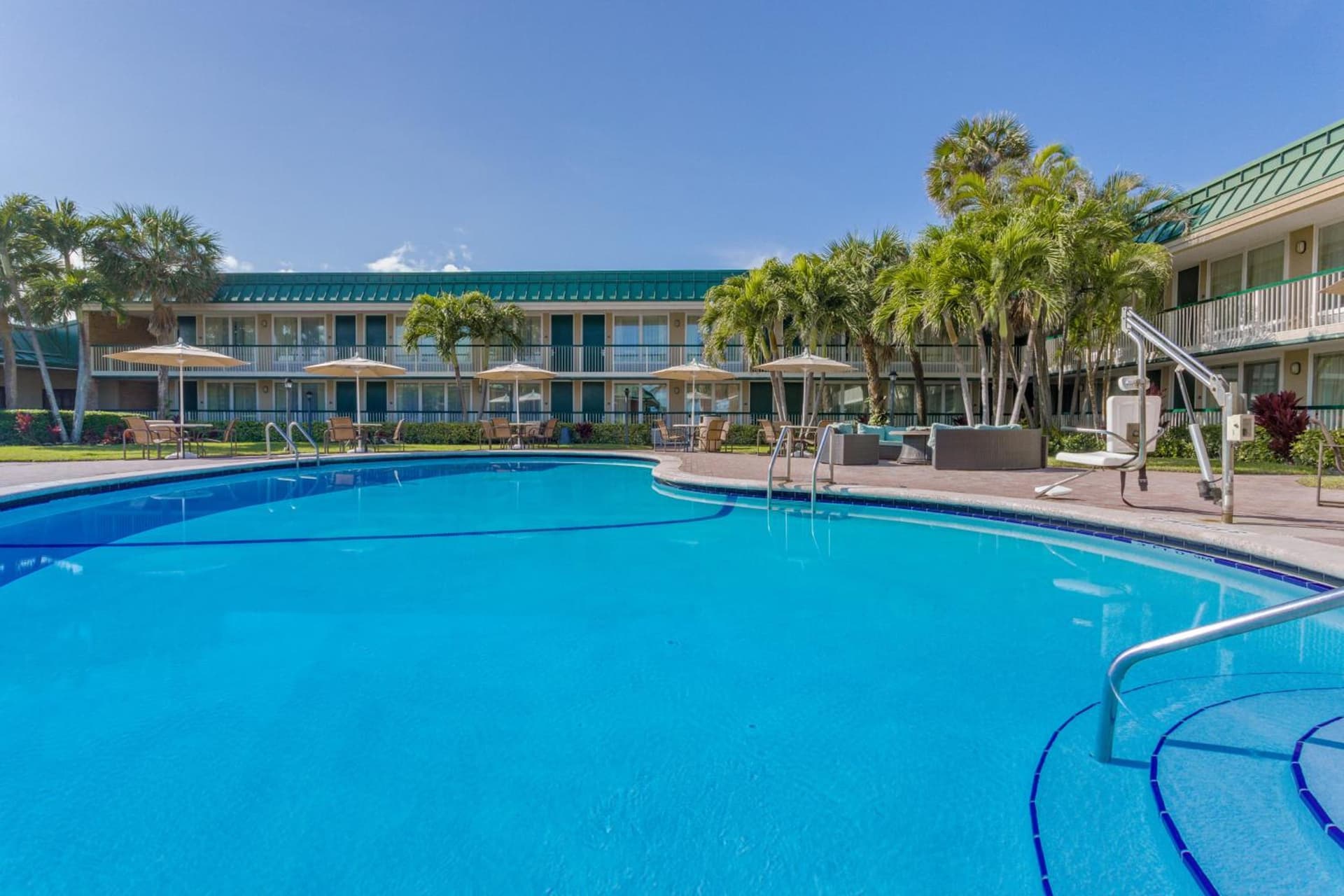 Ocean Breeze Inn Vero Beach interior in Vero Beach, FL — gallery photo 2