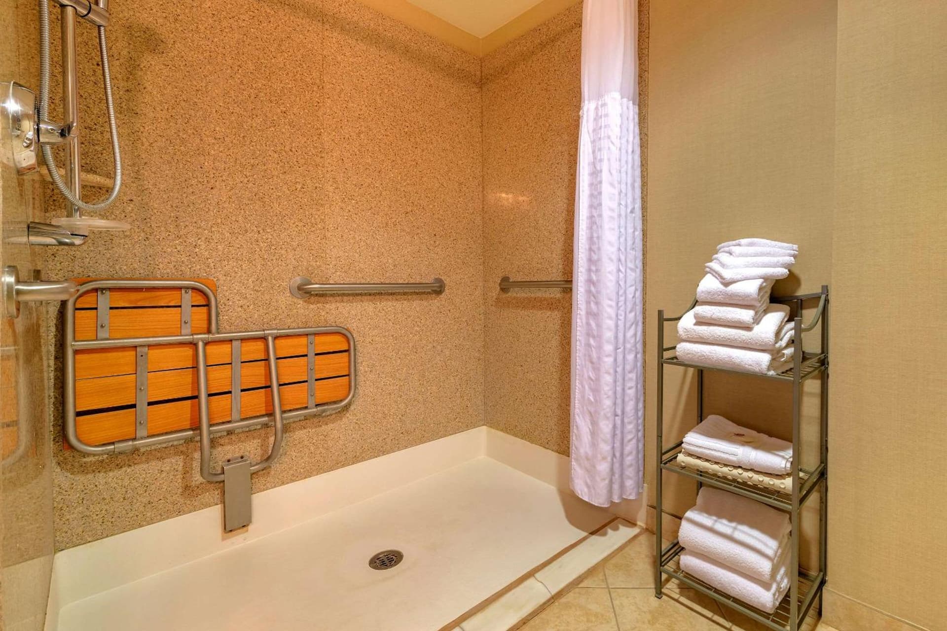 Comfort Suites Goodyear-West Phoenix gallery photo in Goodyear, AZ — image 29