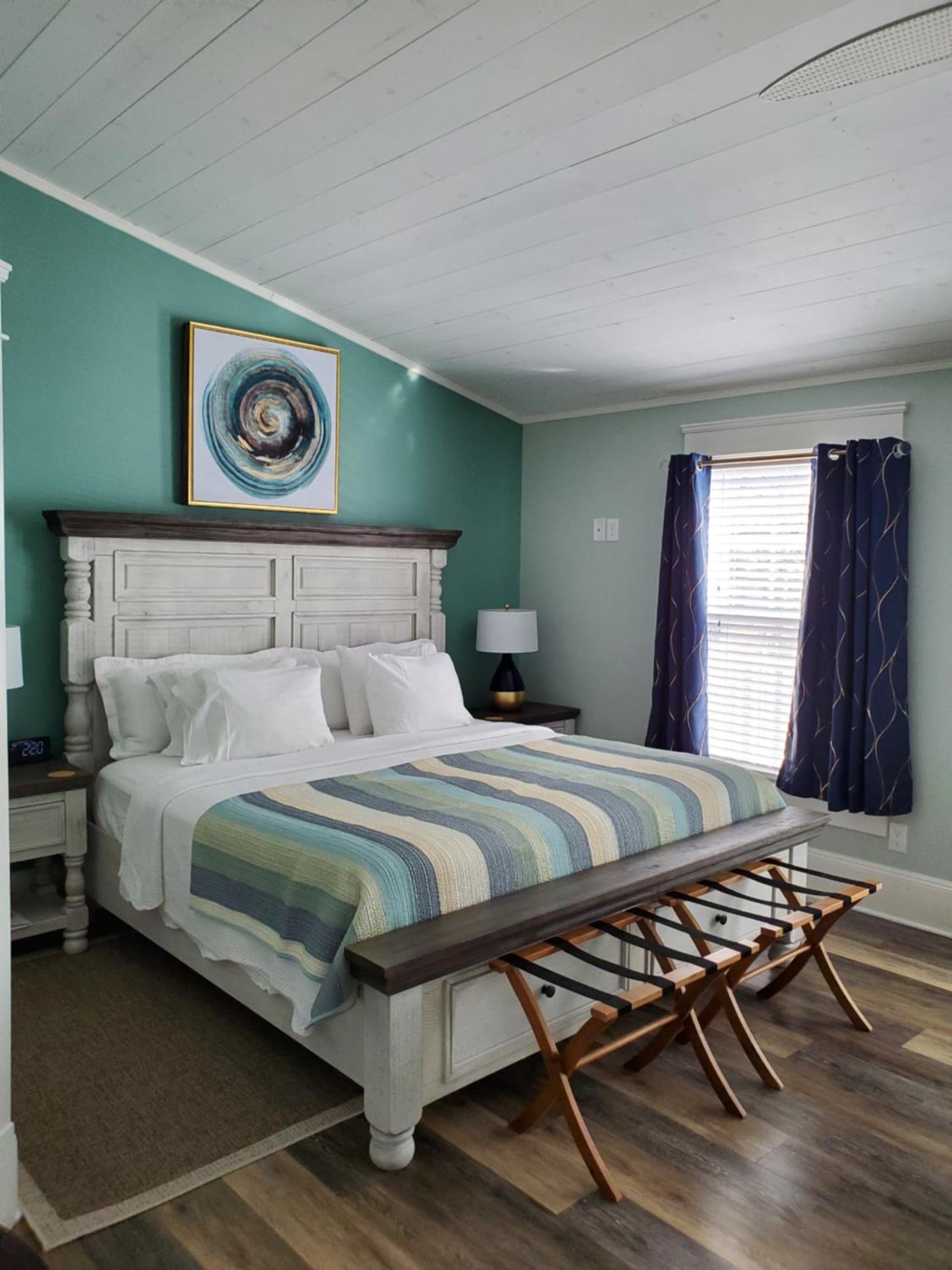 Anchor Inn Boutique Hotel gallery photo in Put-in-Bay, OH — image 21
