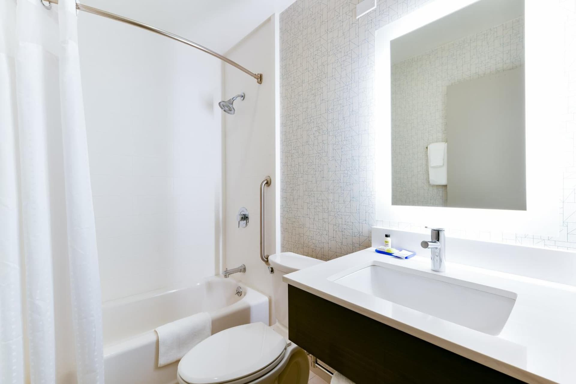 Holiday Inn Express Mill Valley San Francisco Area by IHG gallery photo in Mill Valley, CA — image 17