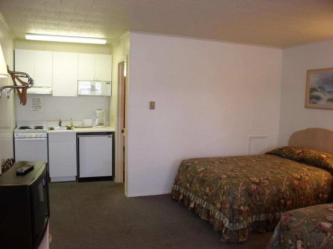 Birchwood inn property views in Chincoteague, VA — gallery photo 3