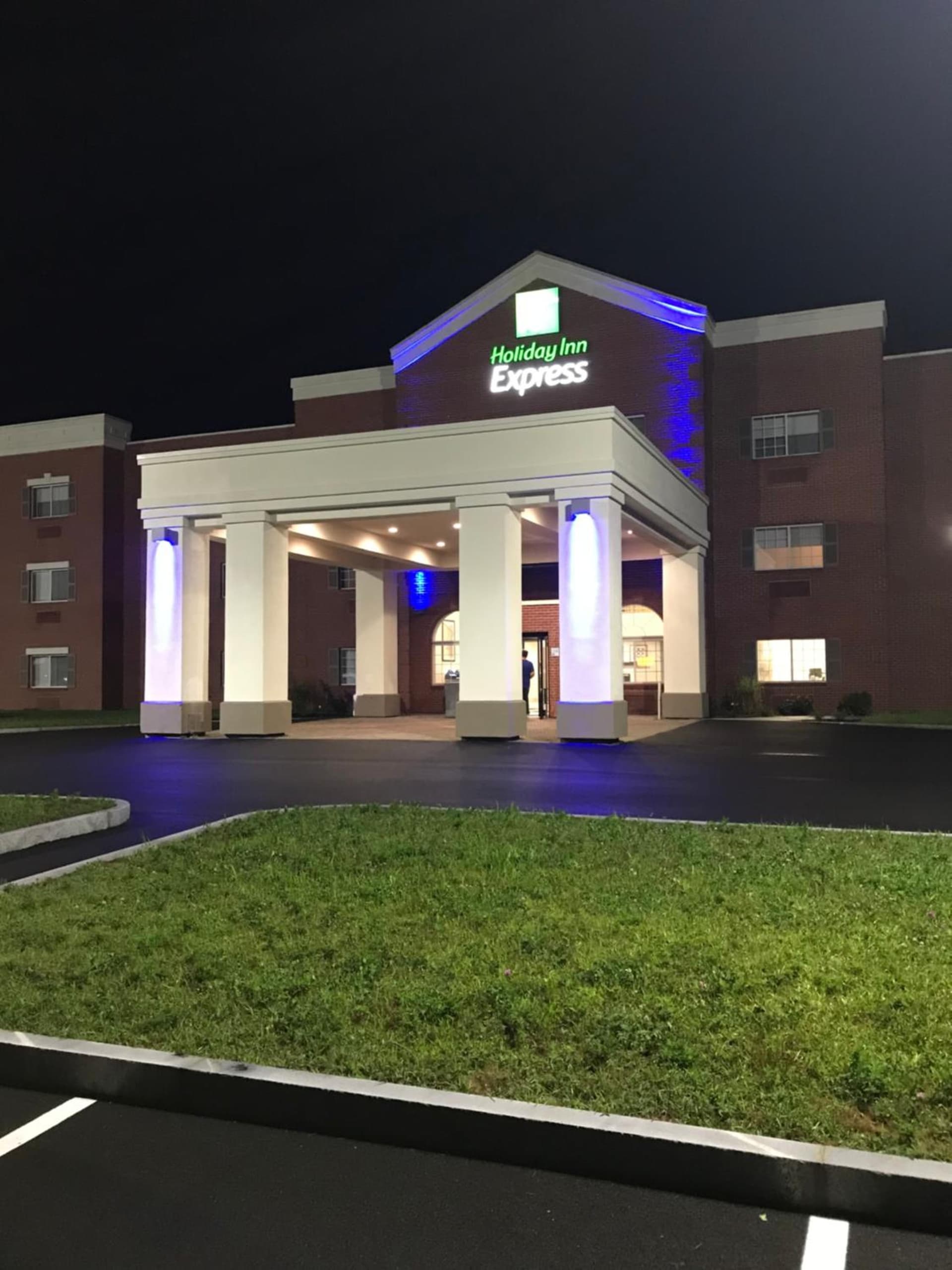 Holiday Inn Express - Canton by IHG gallery photo in Canton — image 16