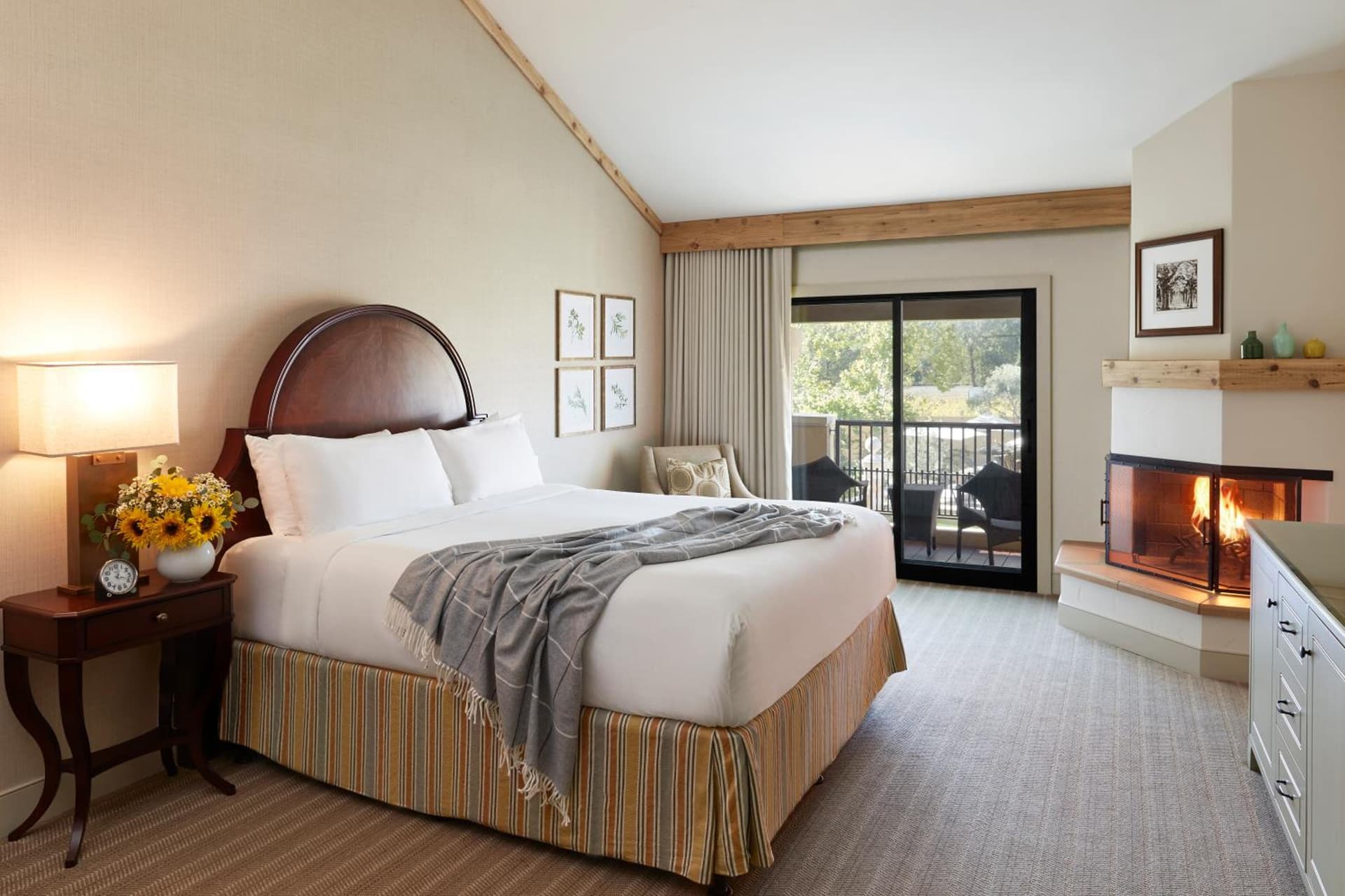 Napa Valley Lodge interior in Yountville, CA — gallery photo 2