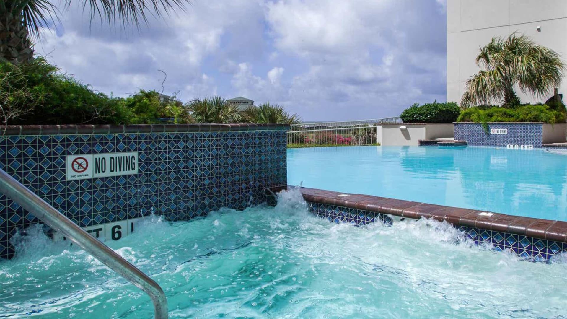 Holiday Inn Club Vacations Galveston Beach Resort by IHG property views in Galveston, TX — gallery photo 3