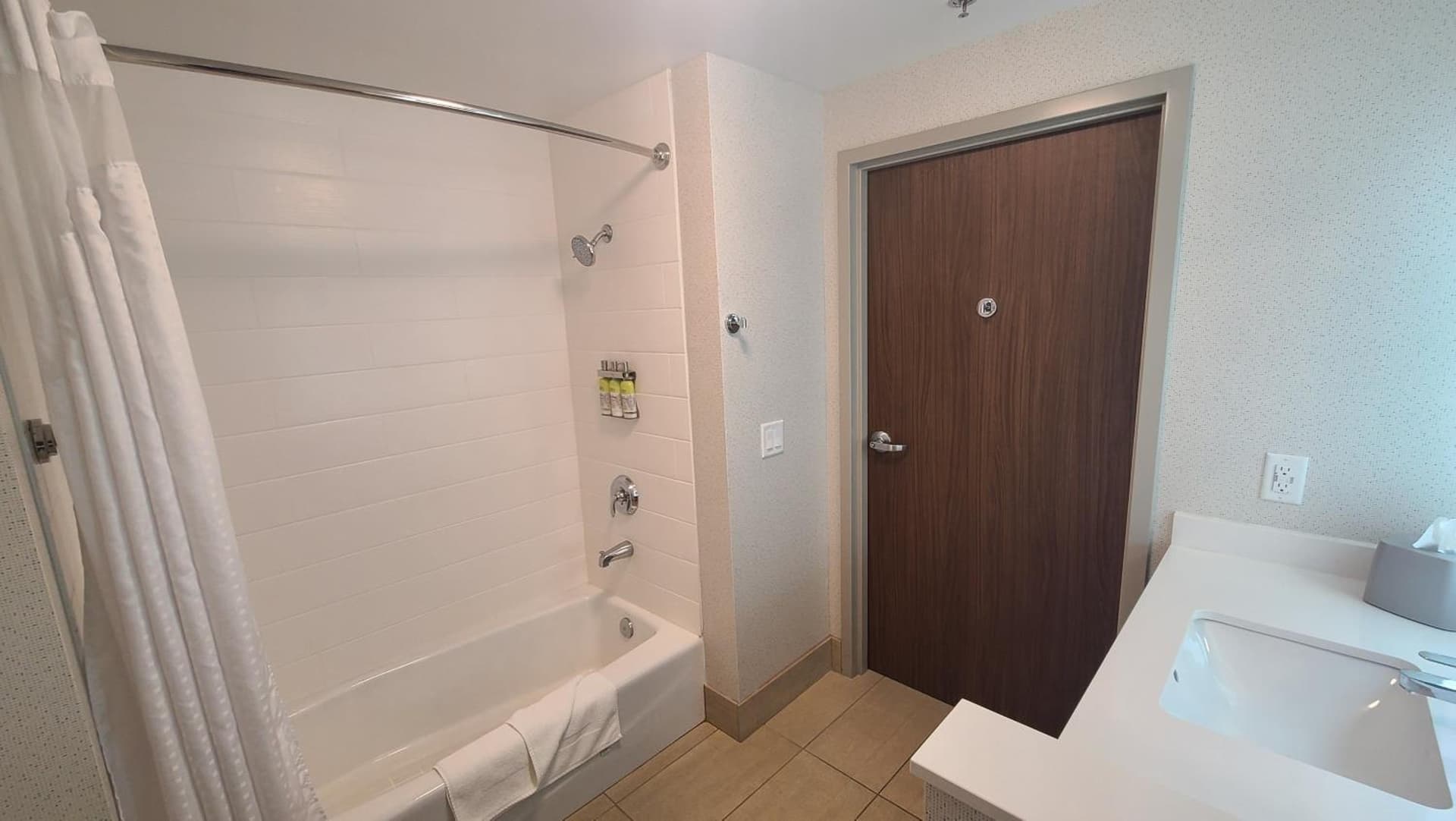 Holiday Inn Express & Suites Chico by IHG gallery photo in Chico, CA — image 43