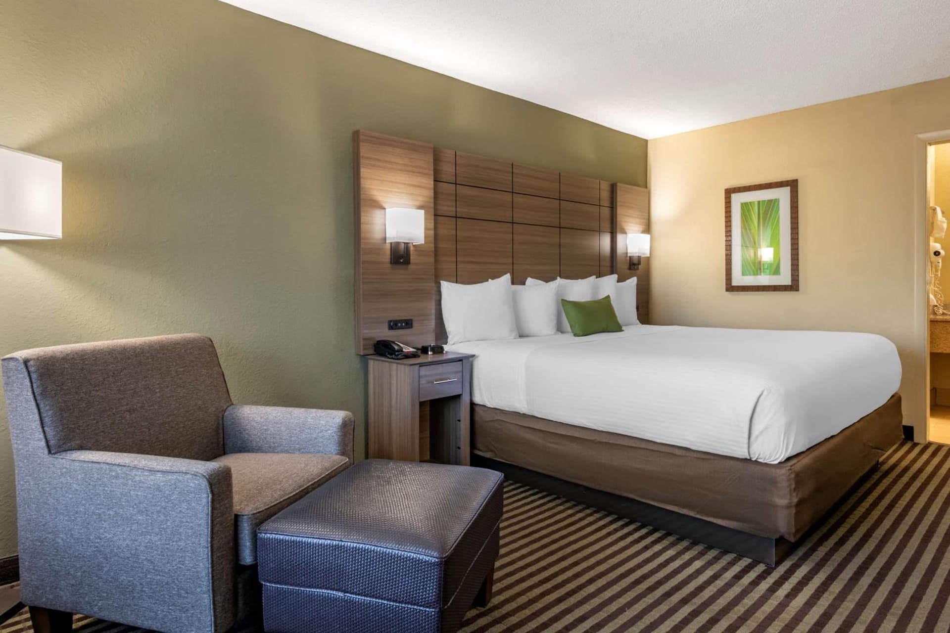 Best Western Downtown Stuart interior in Stuart, FL — gallery photo 2