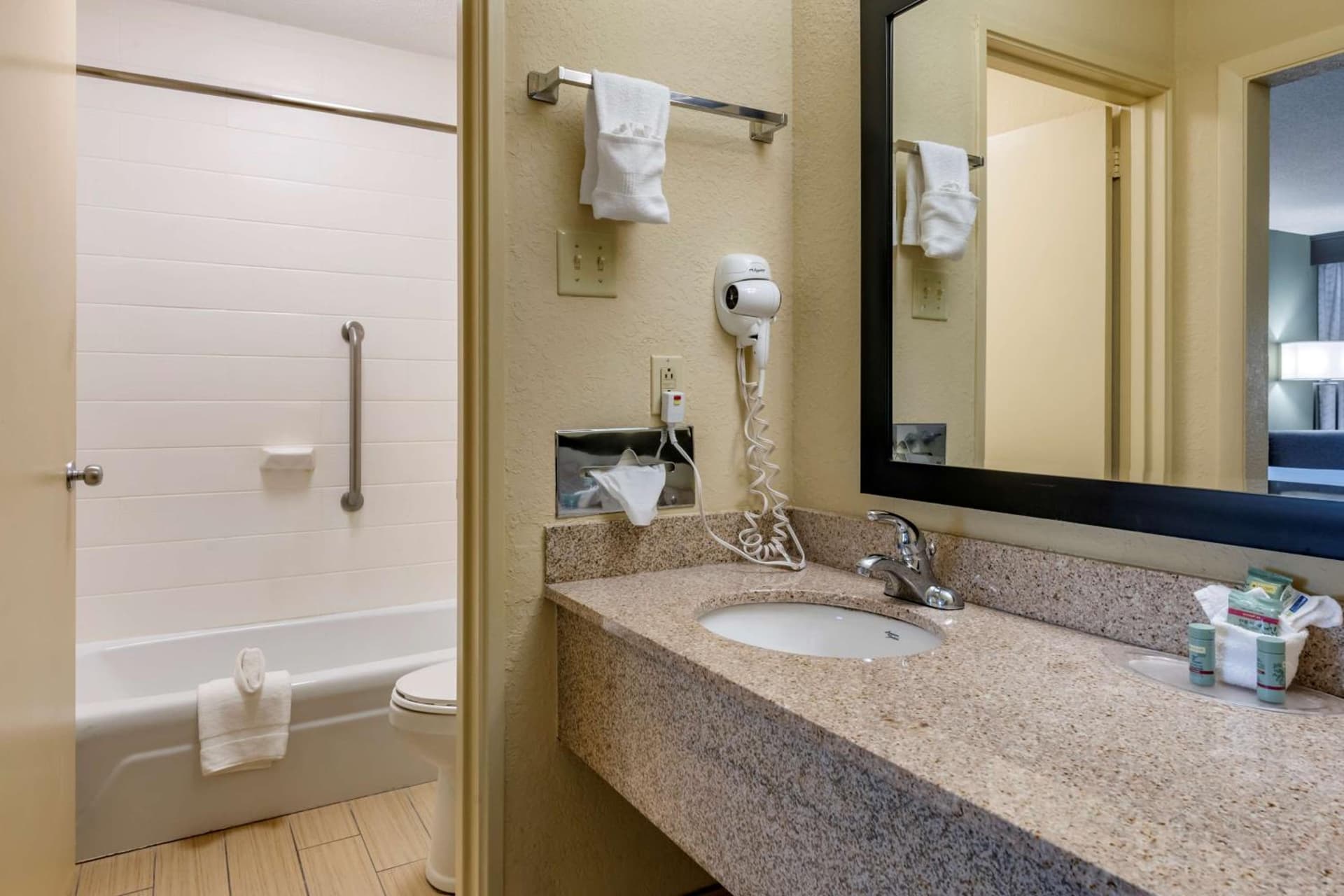 Best Western Downtown Stuart gallery photo in Stuart, FL — image 23