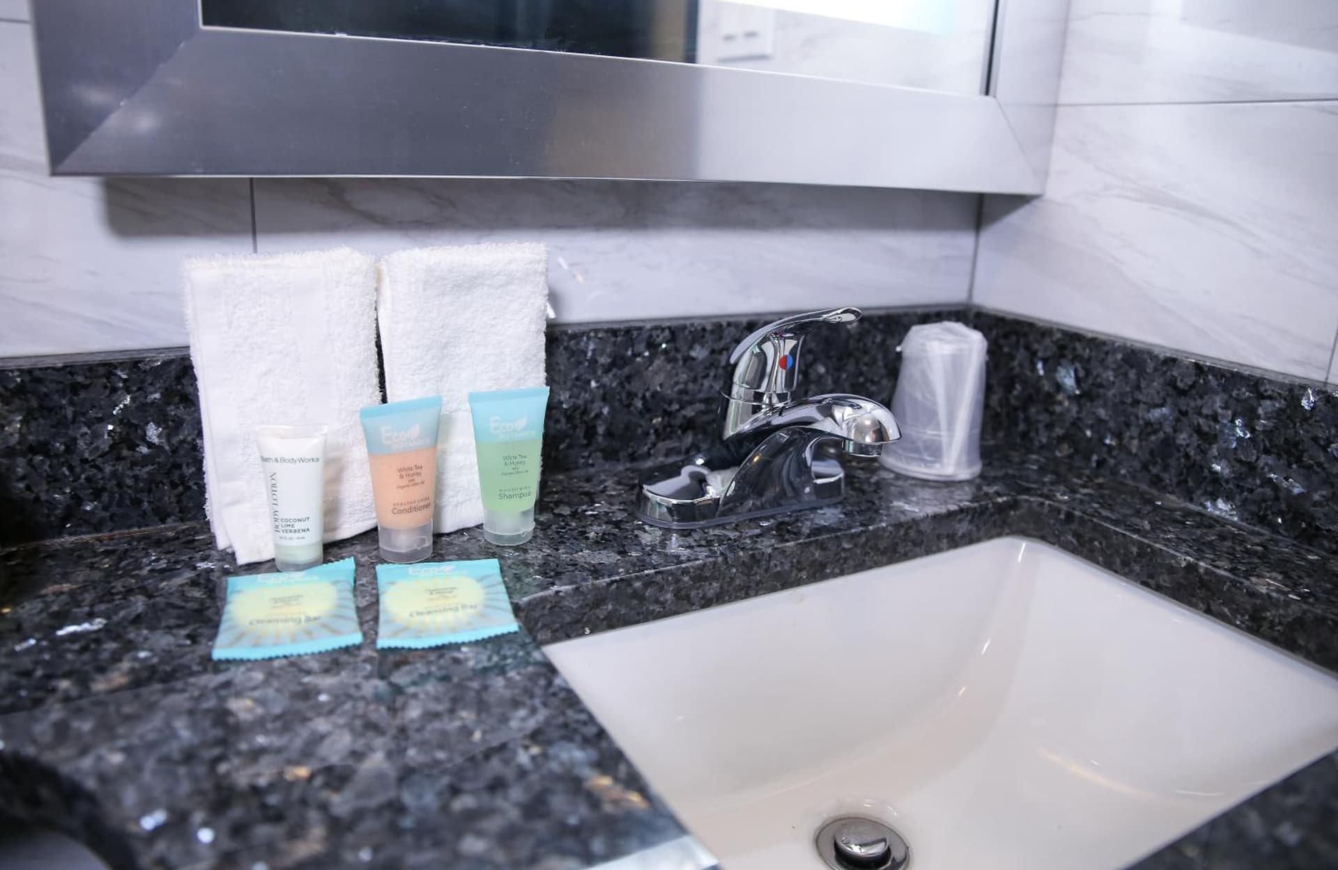7 Days Hotel gallery photo in Bronx, NY — image 23