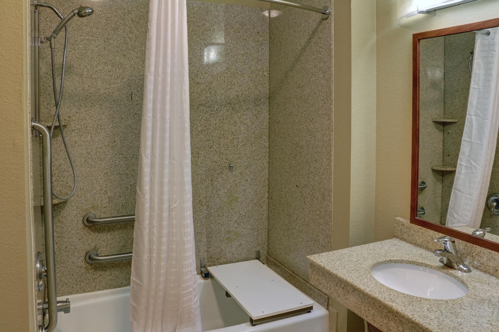 Candlewood Suites Texarkana by IHG property views in Texarkana - Texas, TX — gallery photo 3