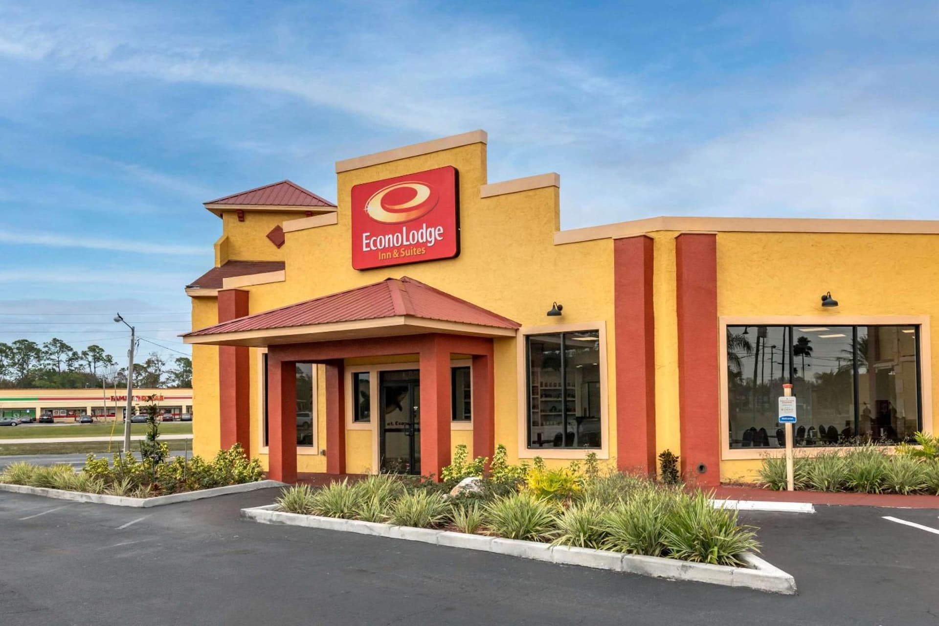 Econo Lodge Inn & Suites Maingate Central featured exterior or lobby in Kissimmee, FL — similar hotel