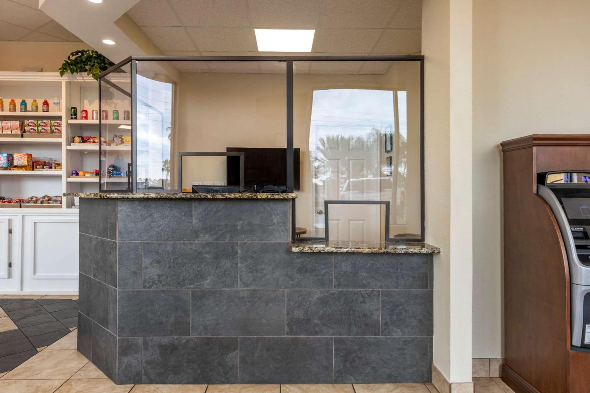 Econo Lodge Inn & Suites Maingate Central gallery photo in Kissimmee, FL — image 10