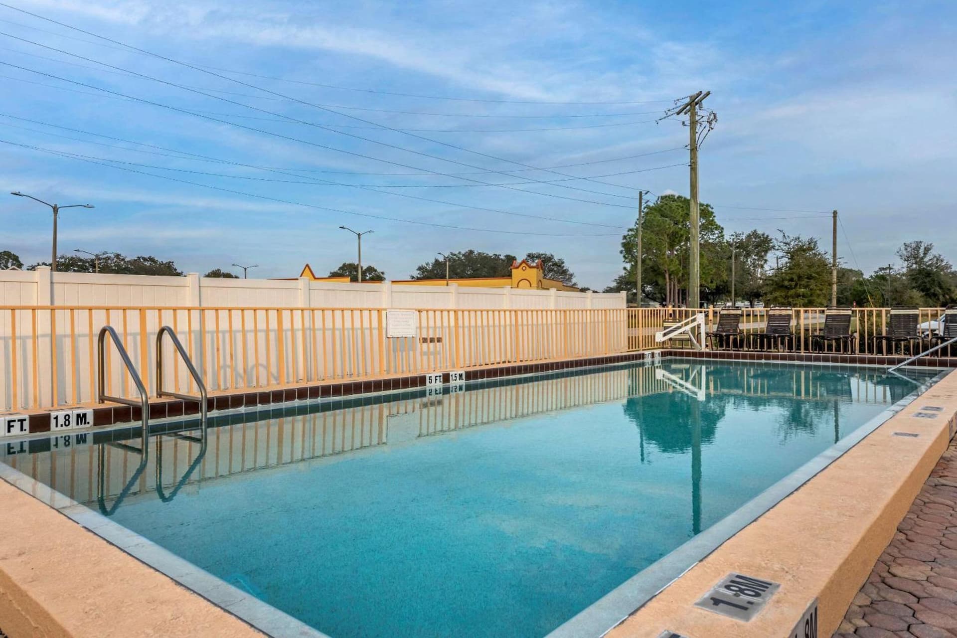 Econo Lodge Inn & Suites Maingate Central gallery photo in Kissimmee, FL — image 12
