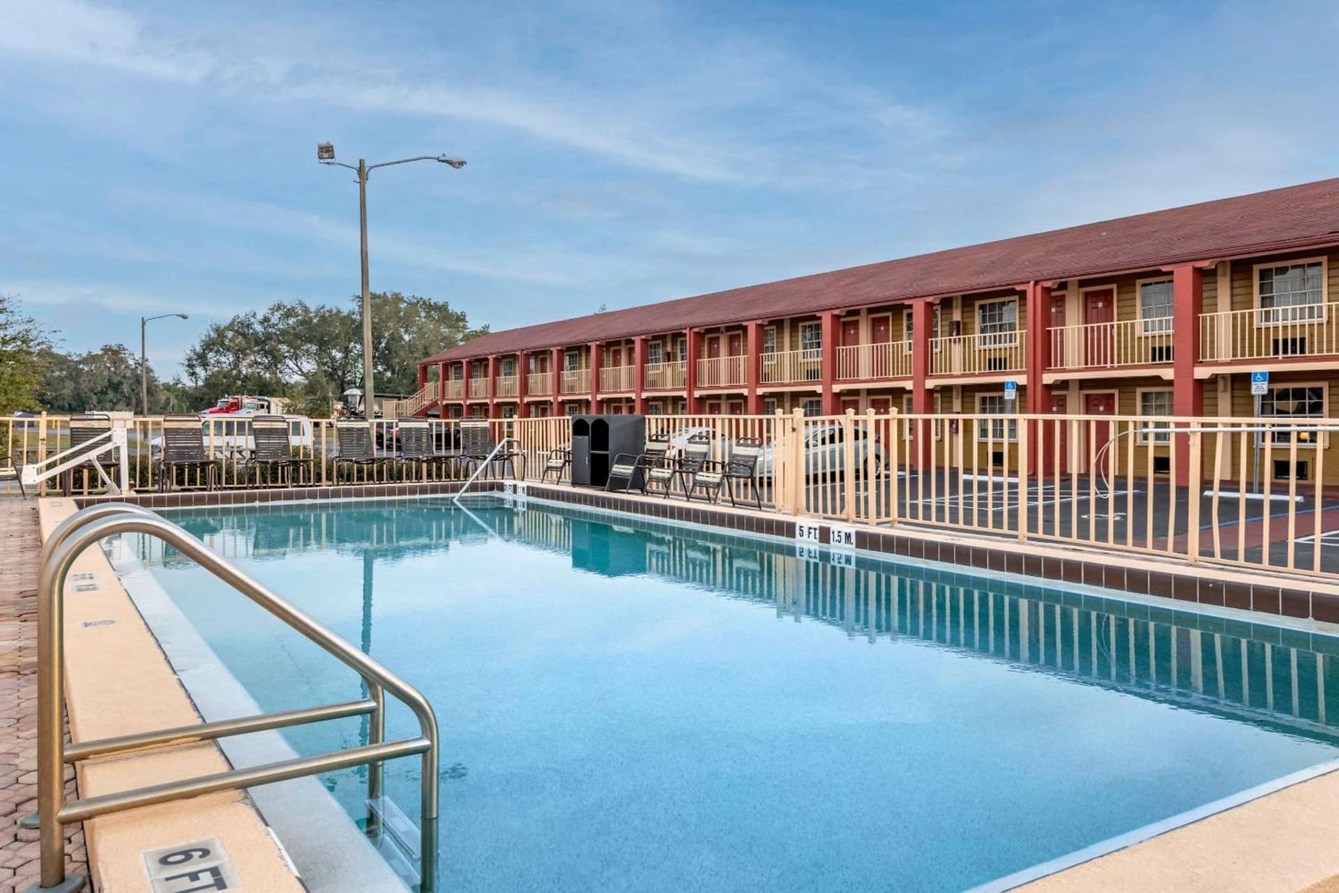 Econo Lodge Inn & Suites Maingate Central gallery photo in Kissimmee, FL — image 16