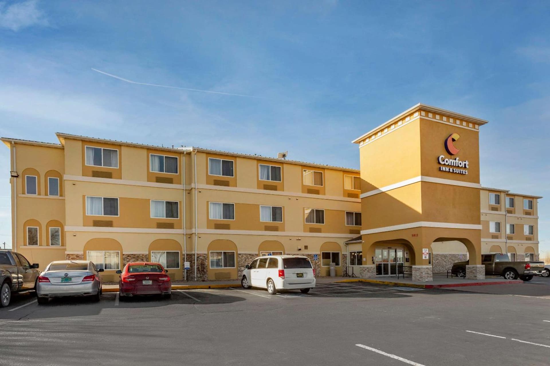 Comfort Inn & Suites Alameda at Albuquerque Balloon Fiesta Park interior in Albuquerque, NM — gallery photo 2
