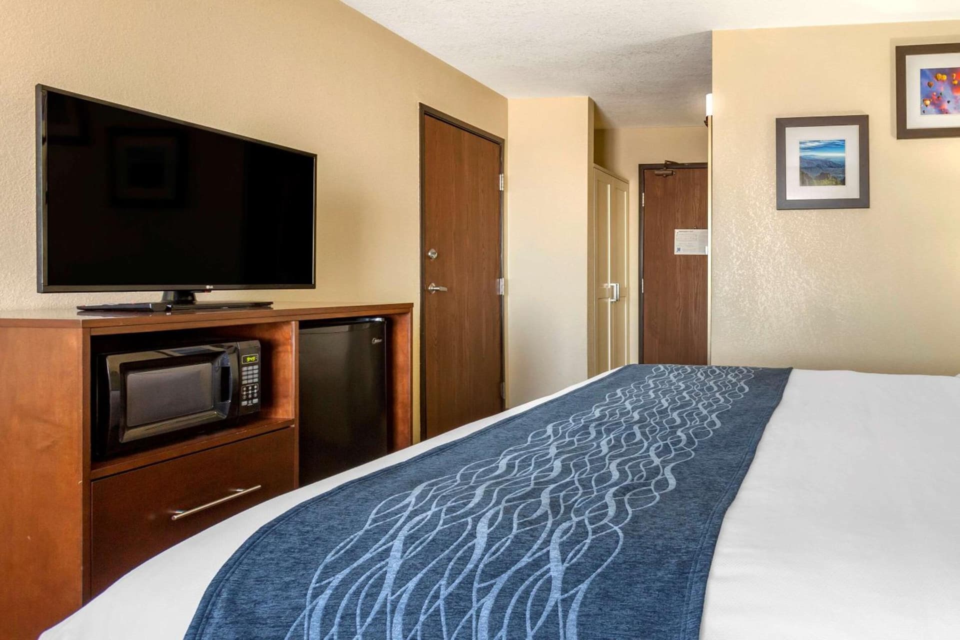 Comfort Inn & Suites Alameda at Albuquerque Balloon Fiesta Park gallery photo in Albuquerque, NM — image 21