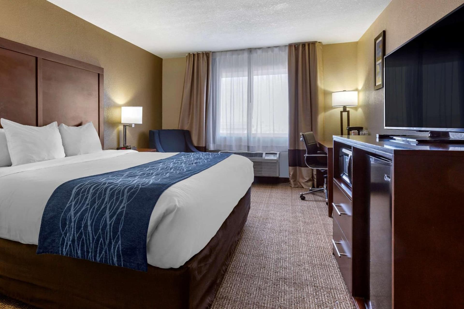Comfort Inn & Suites Alameda at Albuquerque Balloon Fiesta Park gallery photo in Albuquerque, NM — image 12