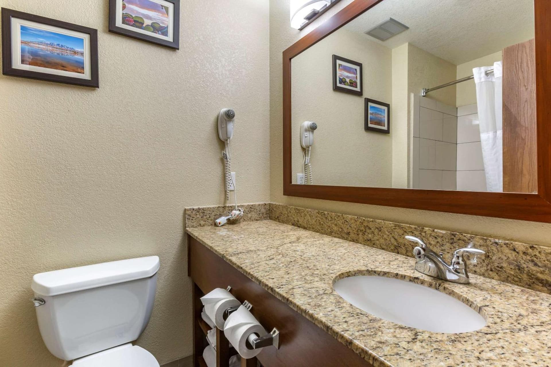 Comfort Inn & Suites Alameda at Albuquerque Balloon Fiesta Park gallery photo in Albuquerque, NM — image 11