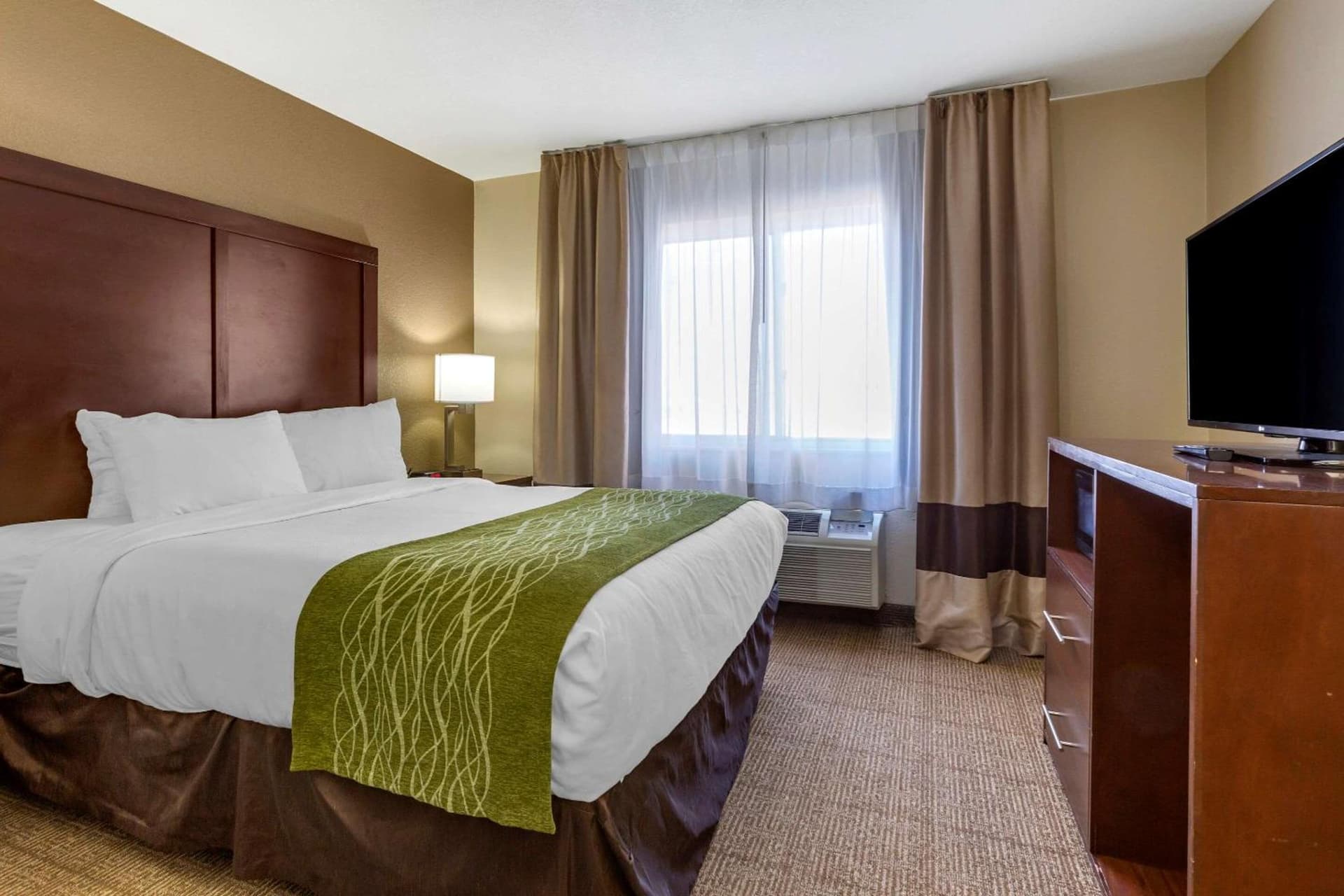 Comfort Inn & Suites Alameda at Albuquerque Balloon Fiesta Park gallery photo in Albuquerque, NM — image 7