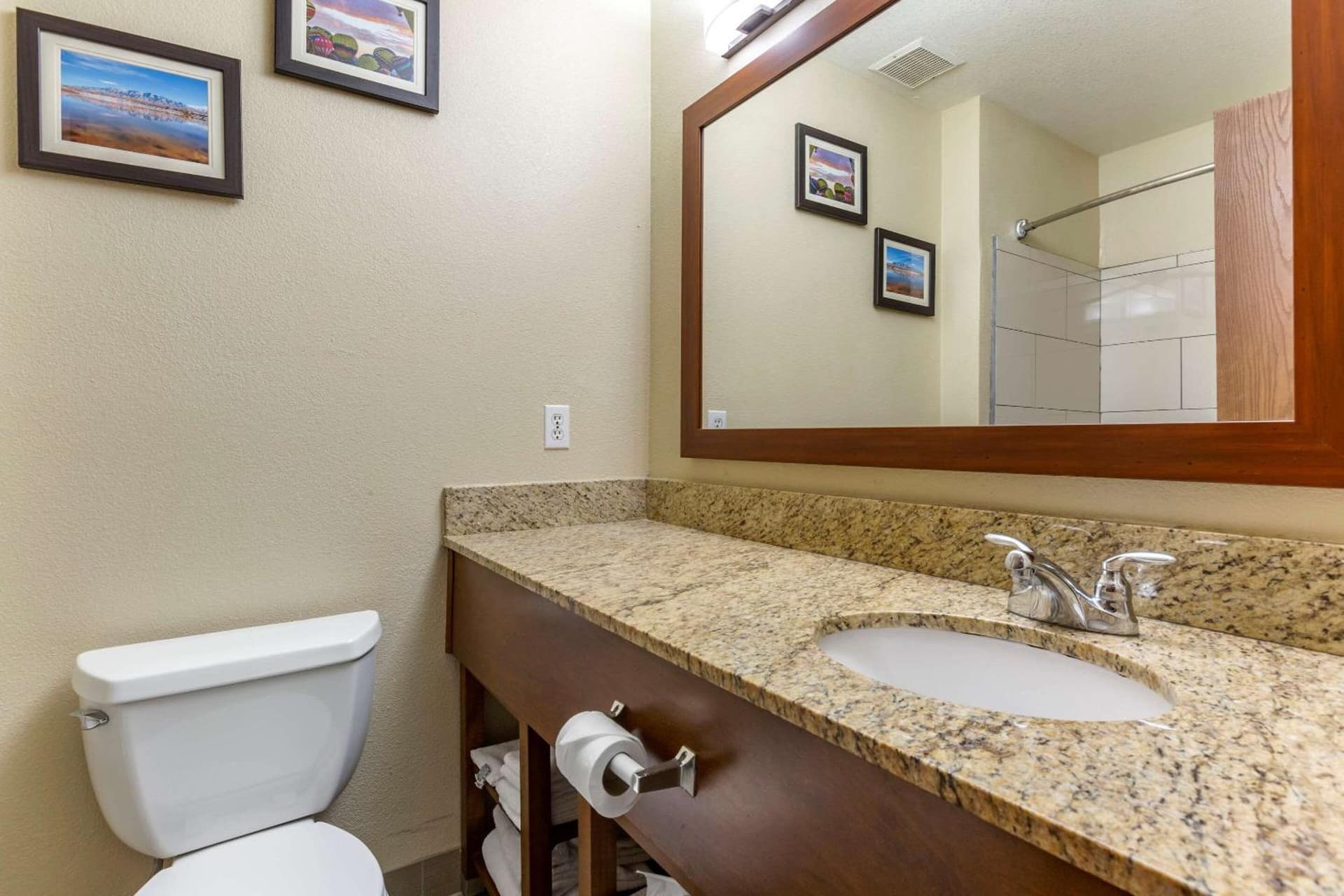 Comfort Inn & Suites Alameda at Albuquerque Balloon Fiesta Park gallery photo in Albuquerque, NM — image 31
