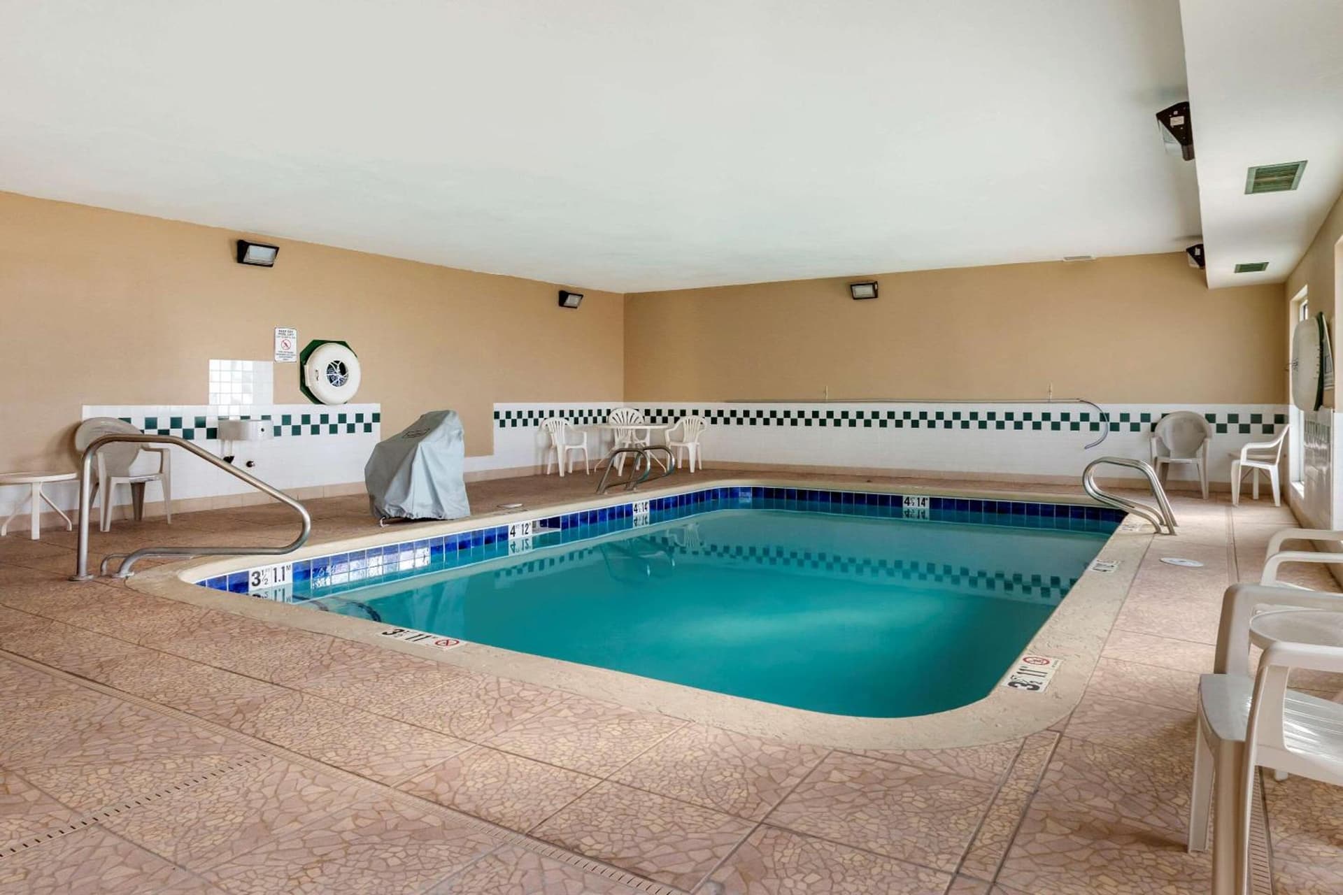 Comfort Inn & Suites Alameda at Albuquerque Balloon Fiesta Park gallery photo in Albuquerque, NM — image 30