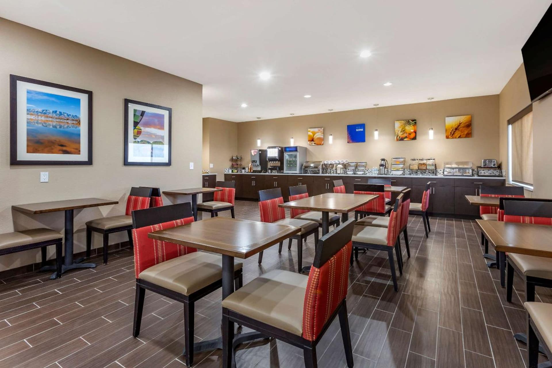 Comfort Inn & Suites Alameda at Albuquerque Balloon Fiesta Park gallery photo in Albuquerque, NM — image 13