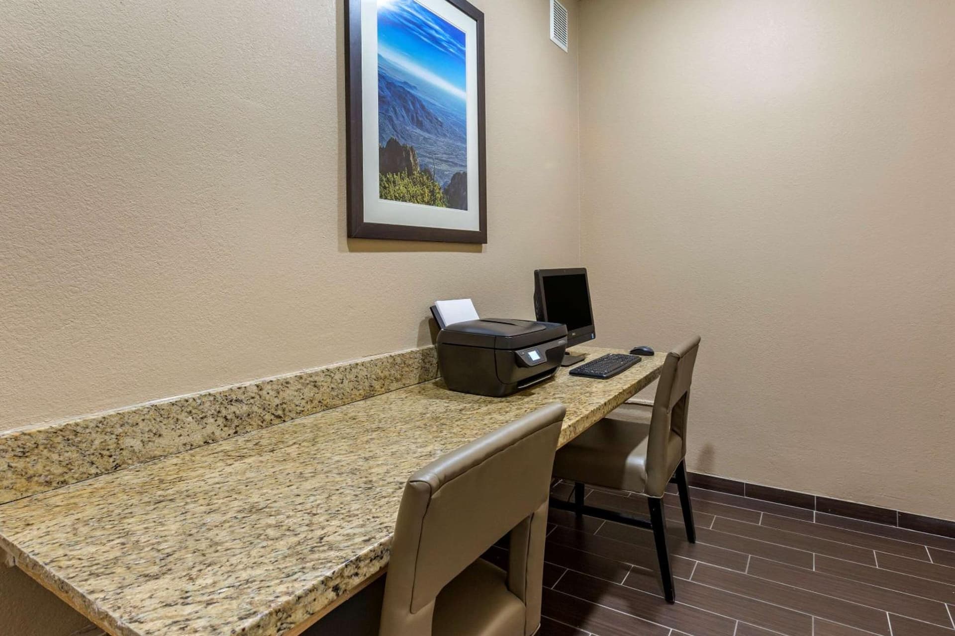 Comfort Inn & Suites Alameda at Albuquerque Balloon Fiesta Park gallery photo in Albuquerque, NM — image 16