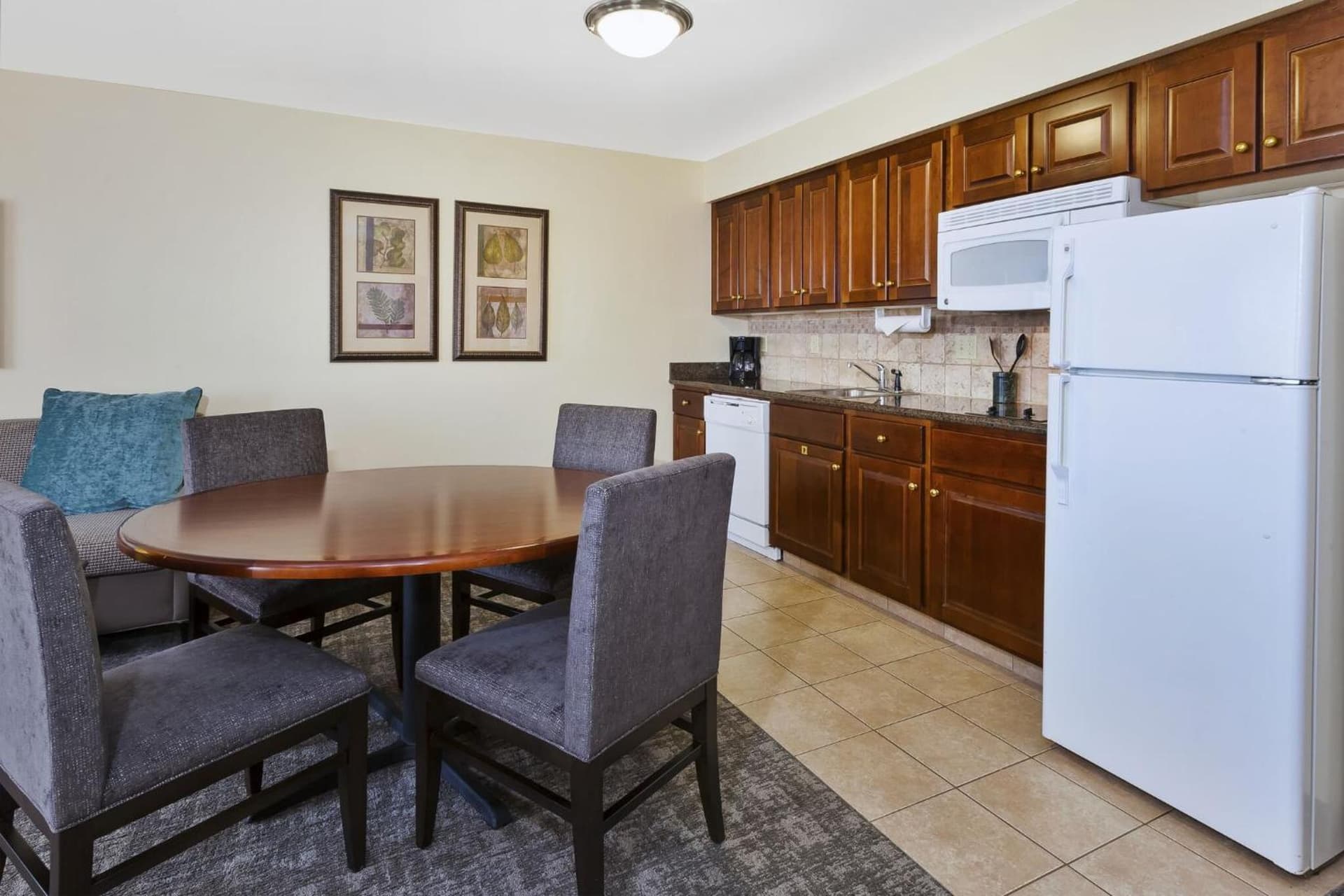 Staybridge Suites Lansing-Okemos by IHG property views in Okemos, MI — gallery photo 3