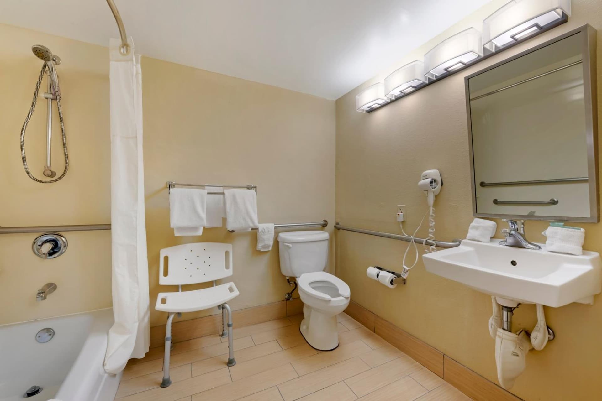 Best Western Downtown Stuart gallery photo in Stuart, FL — image 8