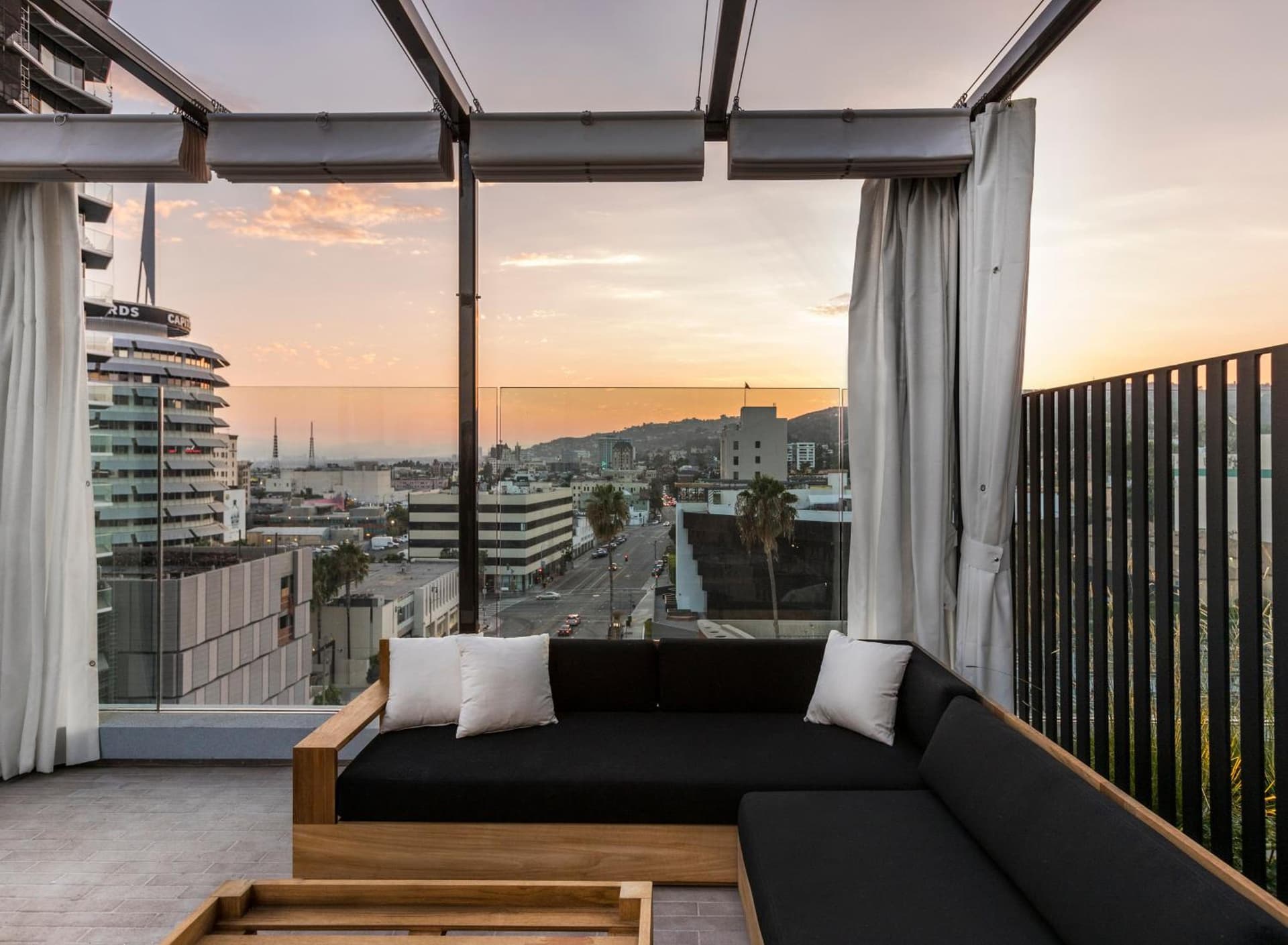 Kimpton Everly Hotel Hollywood by IHG featured exterior or lobby in Los Angeles, CA — similar hotel
