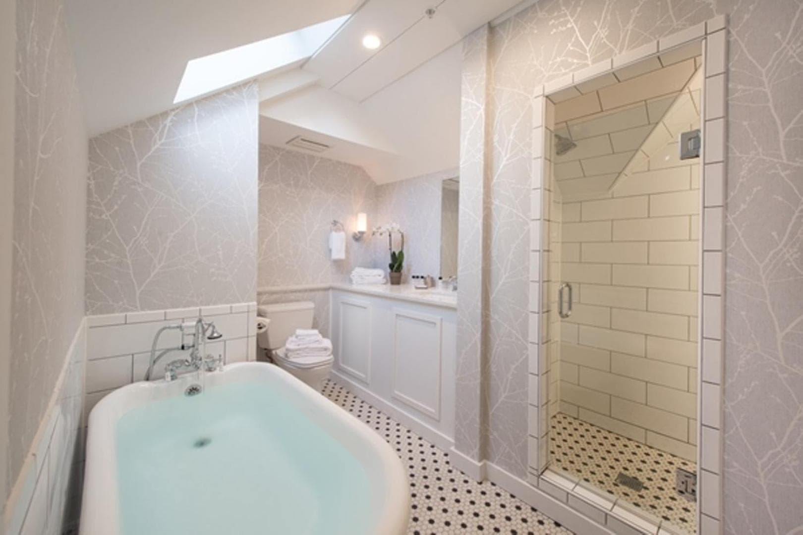 The Equinox Golf Resort & Spa gallery photo in Manchester — image 155